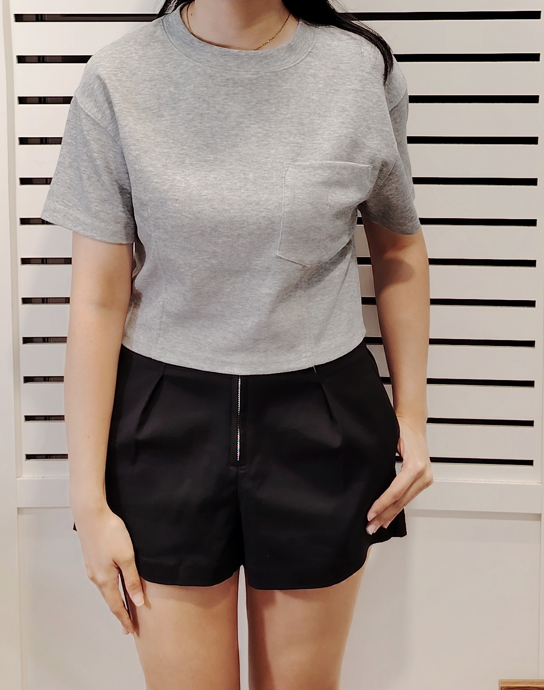 M5025 Back Half Zipped Crop Tee 