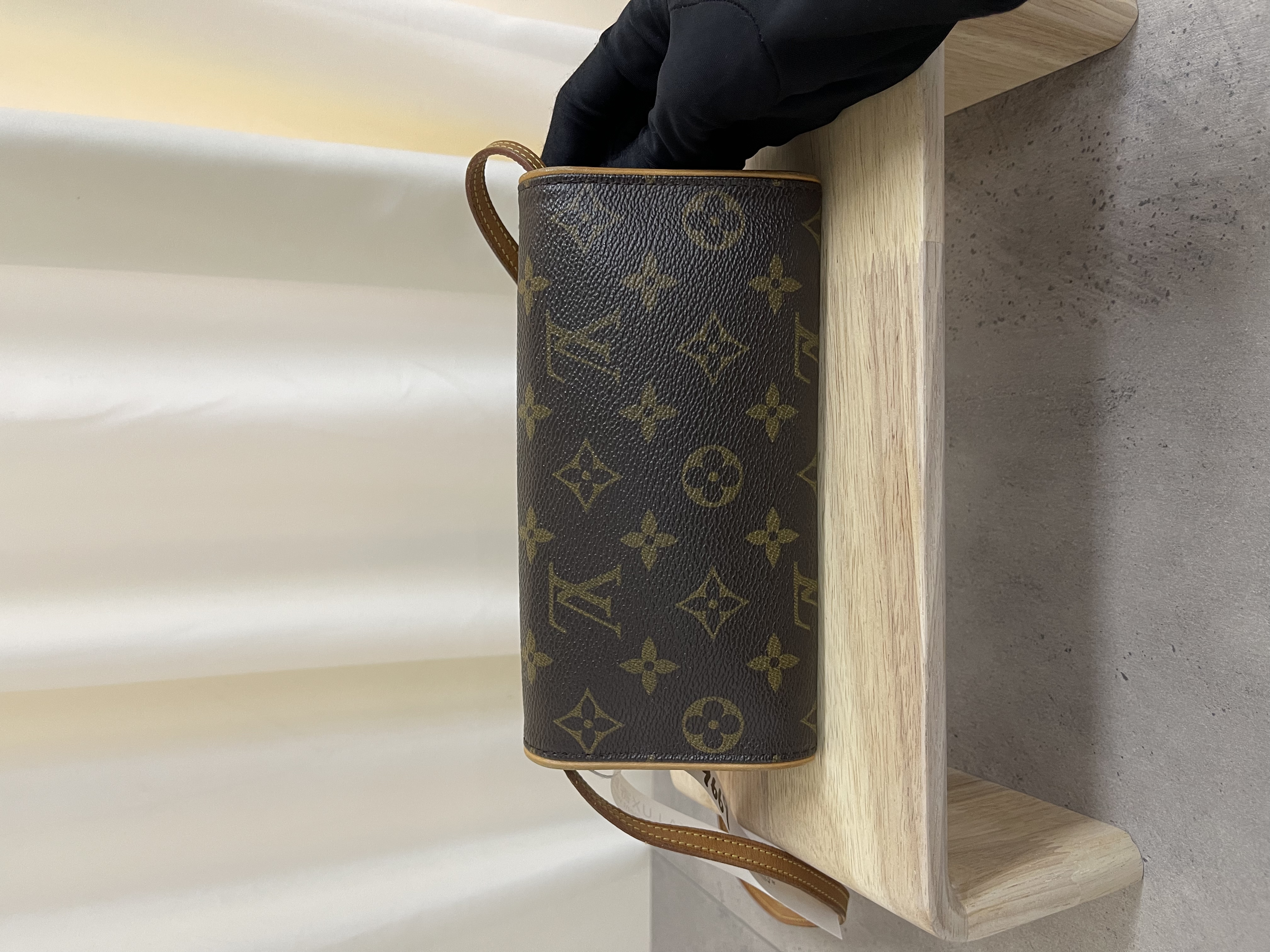 Pre-owned Louis Vuitton Monogram Pochette Twin PM/ Product Code: 26012508