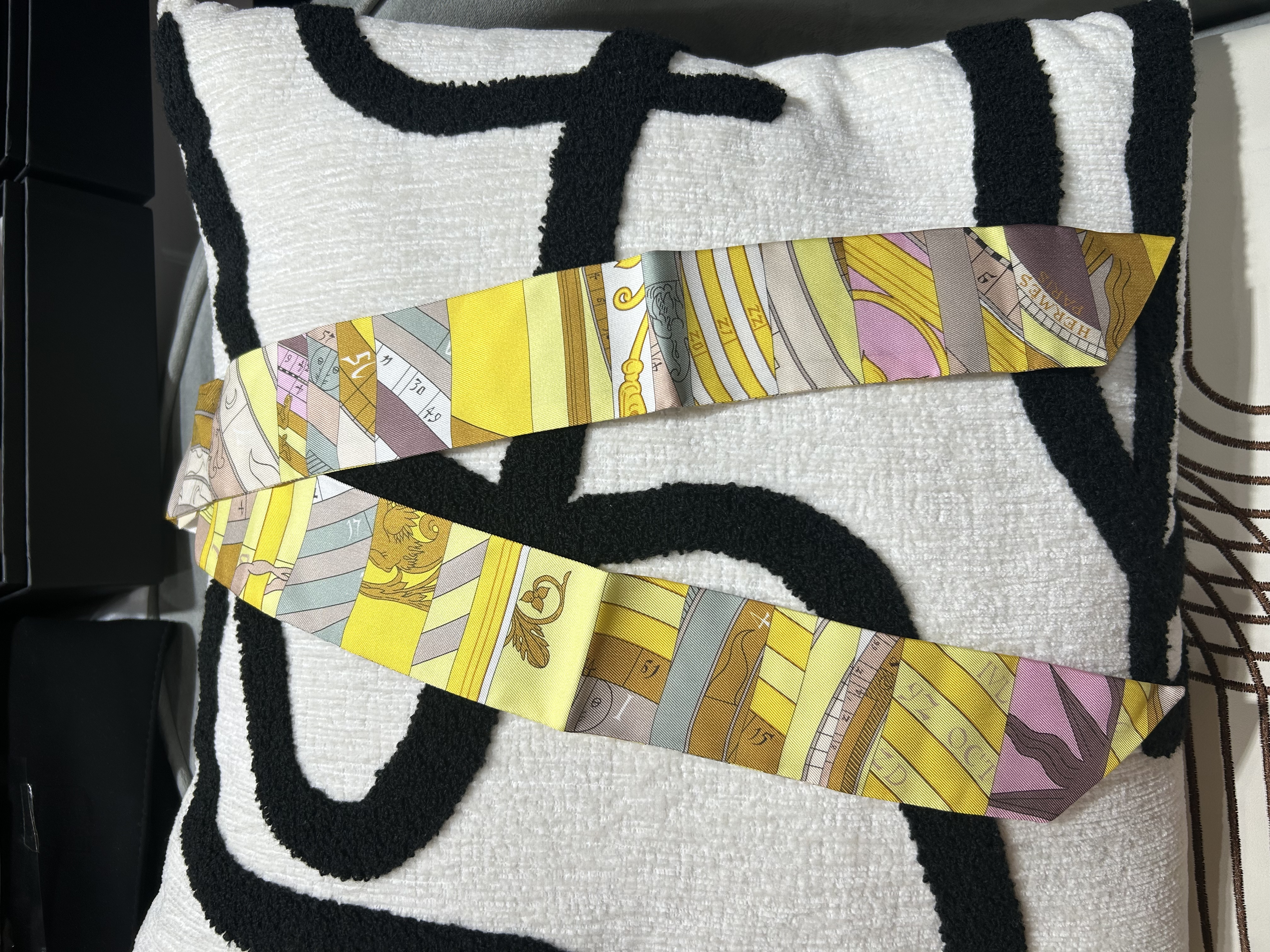 未使用品 Hermes Twilly silk 100%Authentic, unused 未使用品 ✅Box