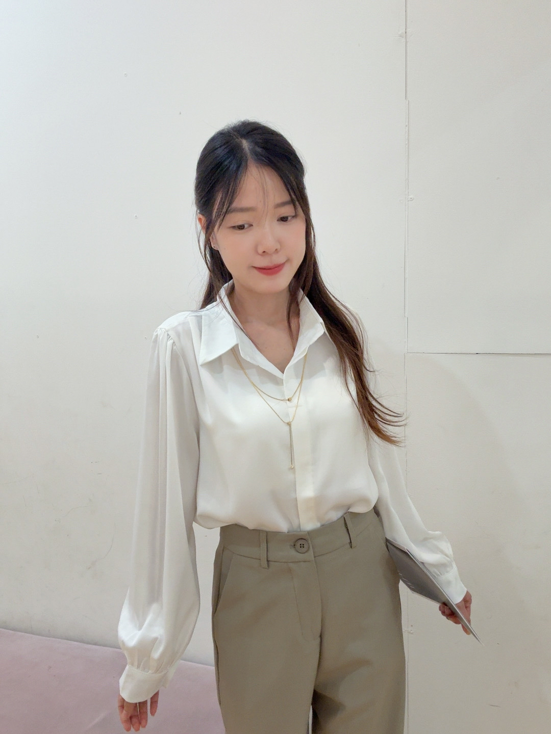 高级感V领带链缎面长袖衬衫 R2657