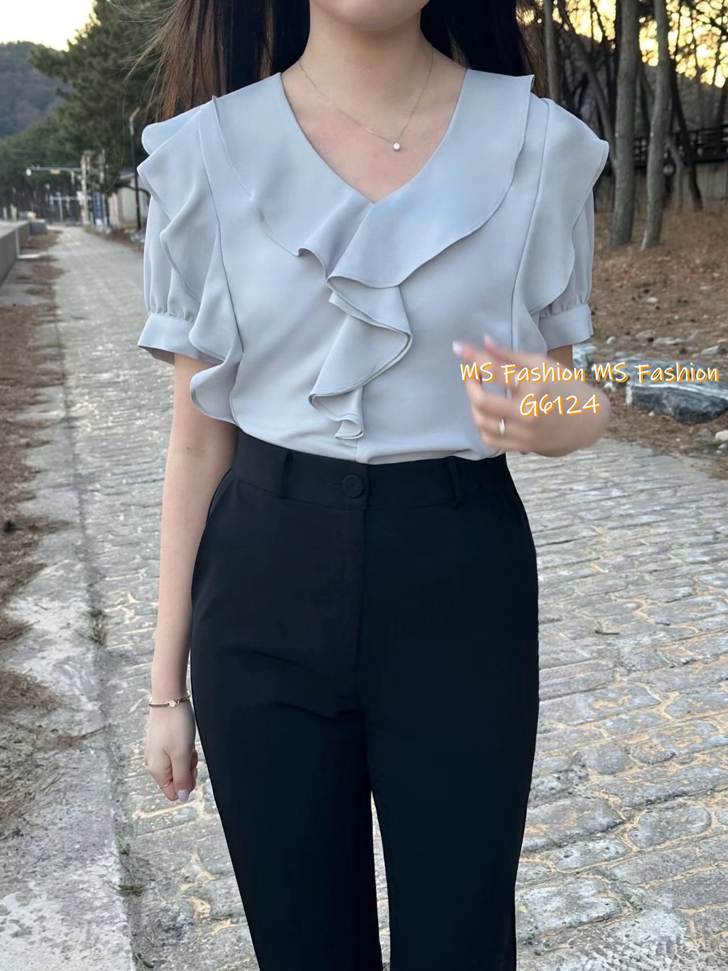 G6124 韓國🇰🇷V領ruffle top