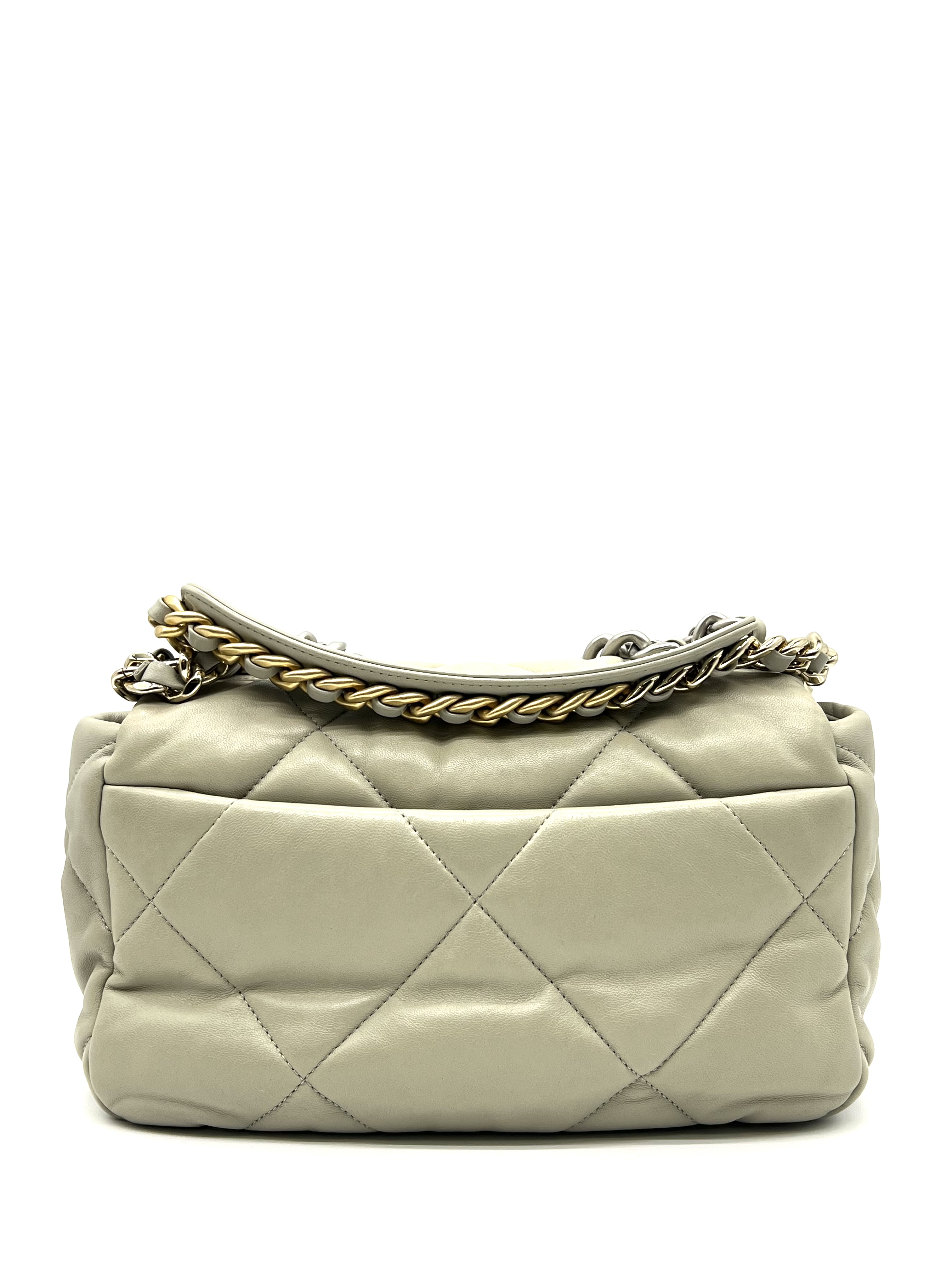 Pre-Owned CHANEL Flap Bag / Product Code: 26051111