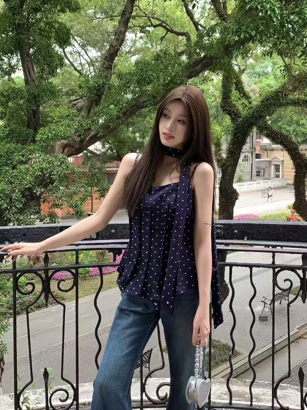 TP355爱心波点上衣