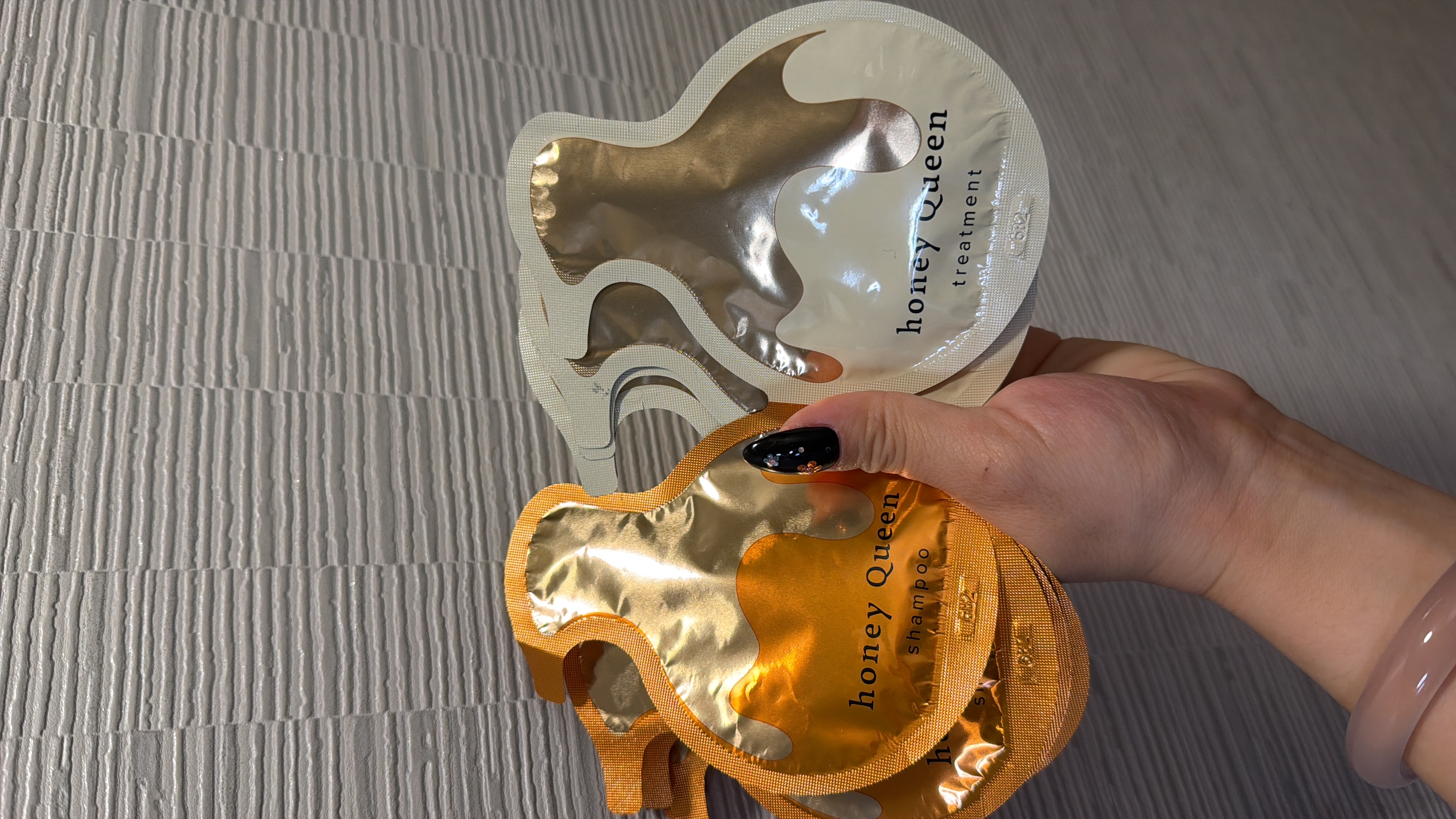 現貨 日本REFA  HONEY QUEEN HAIR CARE SERIES 全新蜂皇漿洗護系列Shampoo洗頭水+護髮素 試用裝