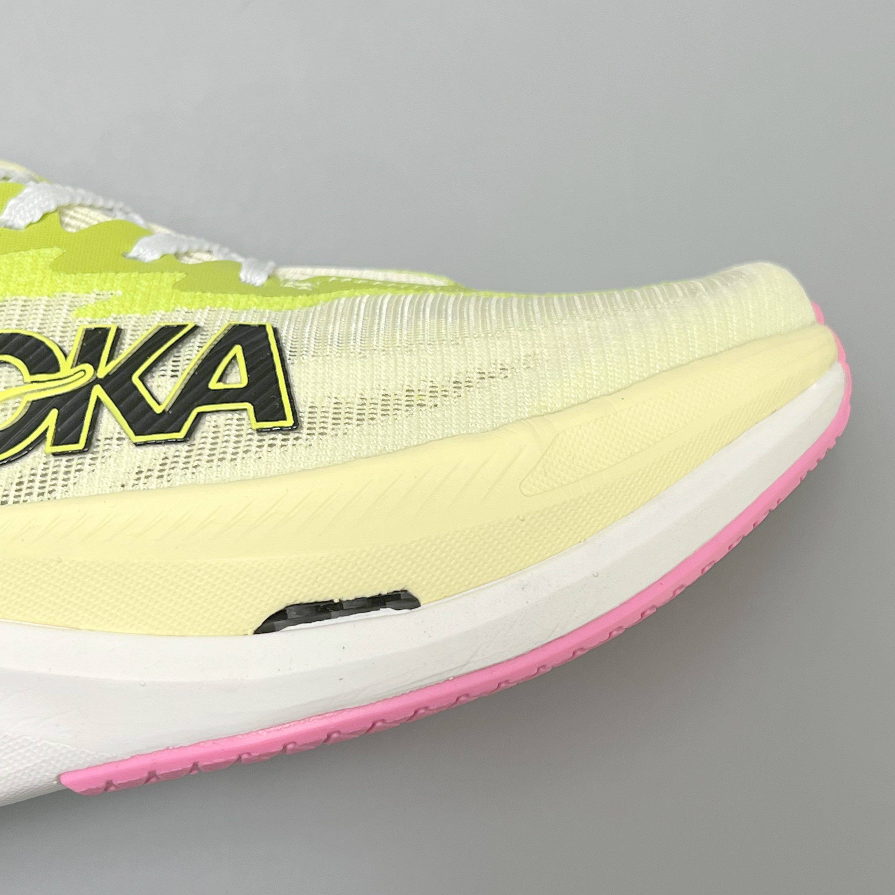 HOKA Rocket X 3