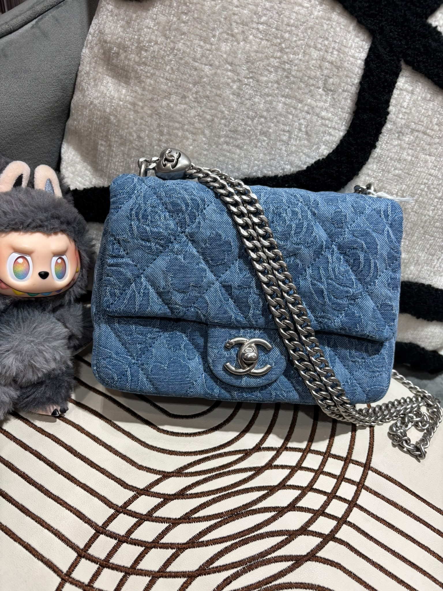 Chanel Mini flap bag with Heart Chain Shoulder Bag AS3829 denim 23P 100%Authentic, 99%New ✅晶片✅Dust bag✅Box