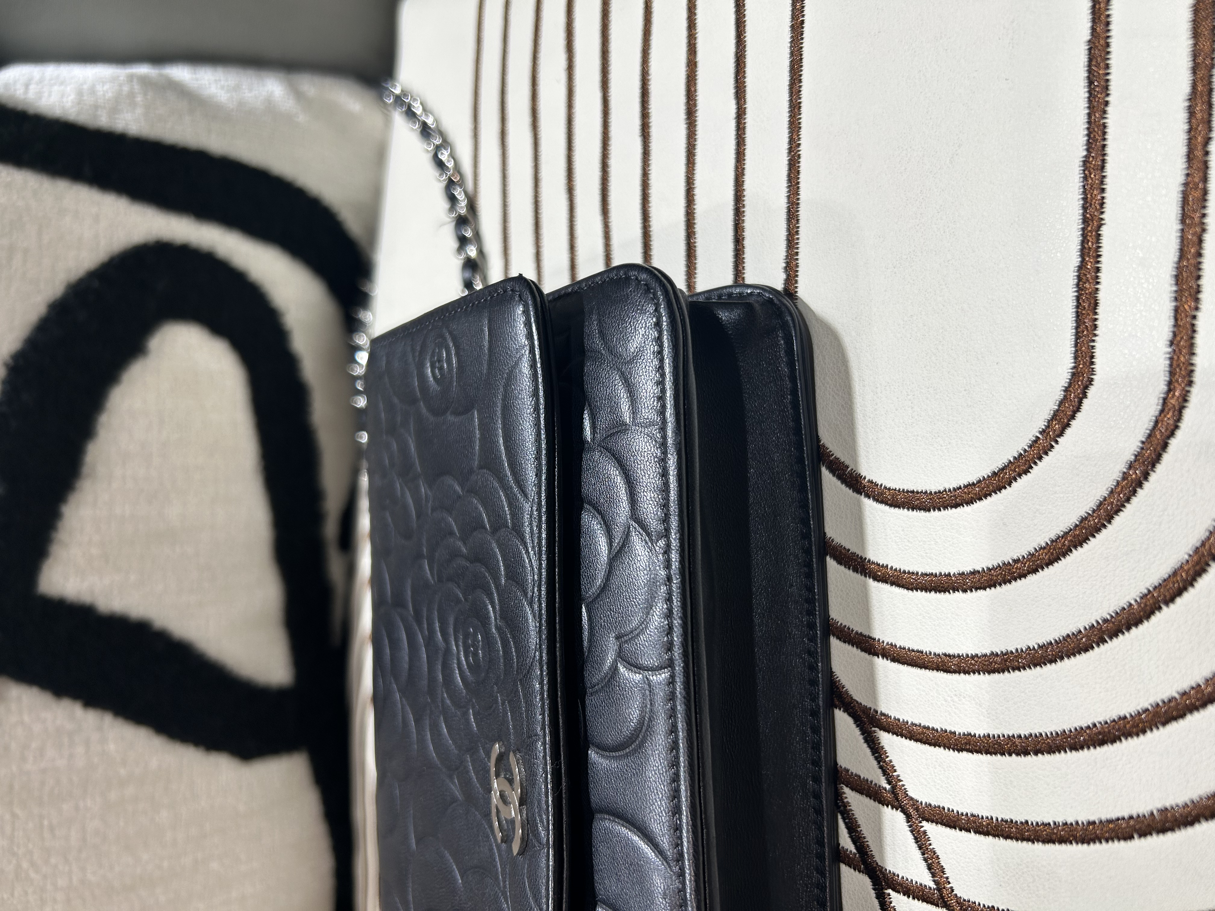 Chanel 山茶花 Wallet On Chain 黑色銀鏈 100%Authentic, 98%New ☑️15Card☑️Box