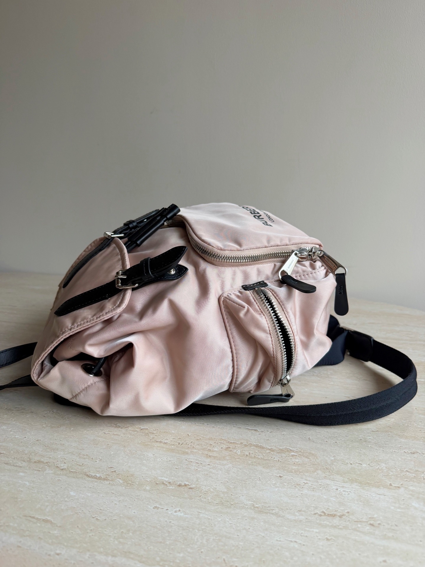 【預訂貨品】Burberry粉色尼龍拼皮書包