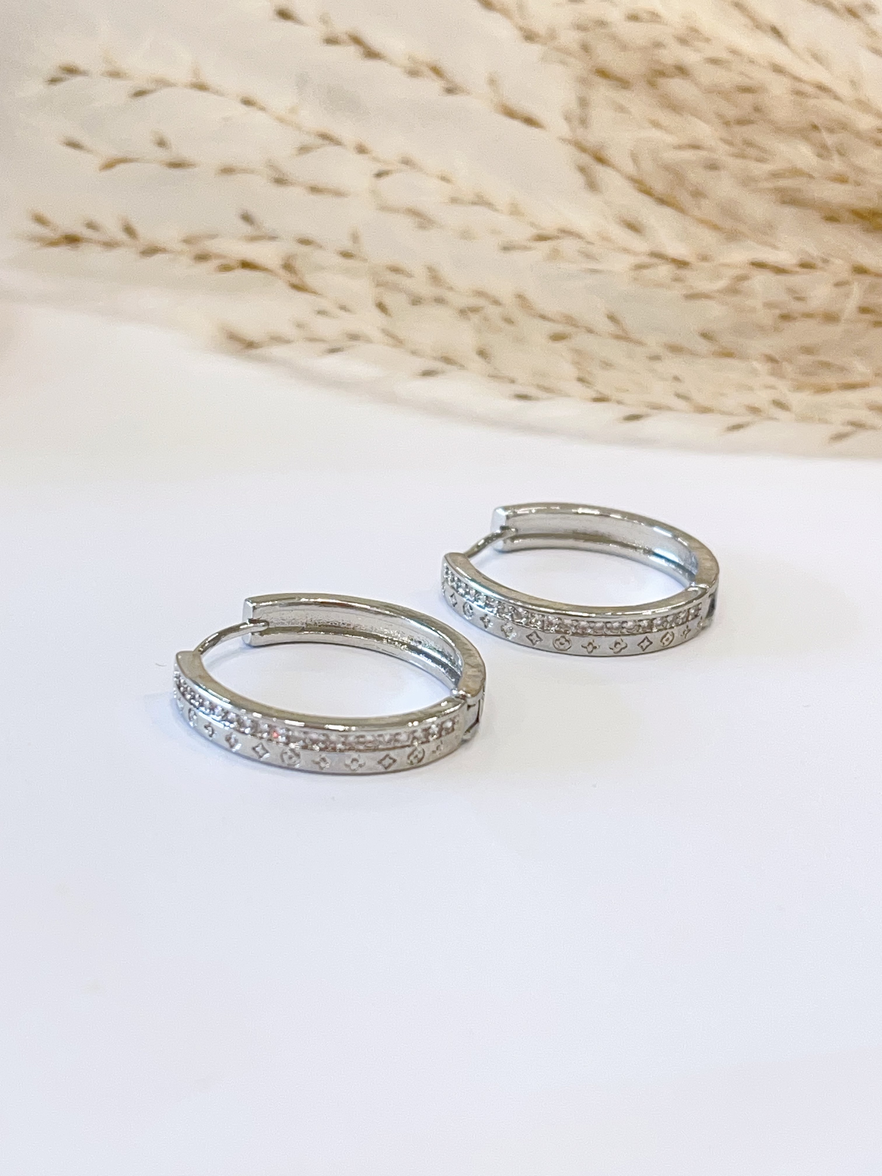 通勤必入！高级感小钻耳环