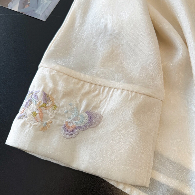 B100(0148外套) 新中式雪纺纱圆领袖边刺绣小花杏开衫上衣