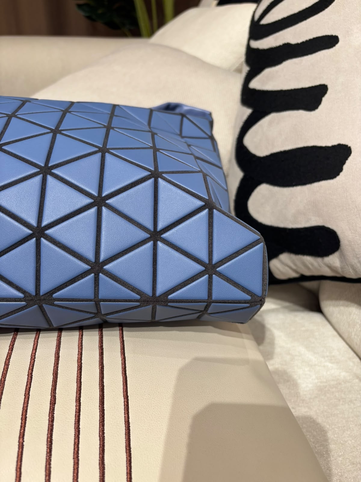 Issey Miyake Hobo Bag 100%Authentic, 99%New