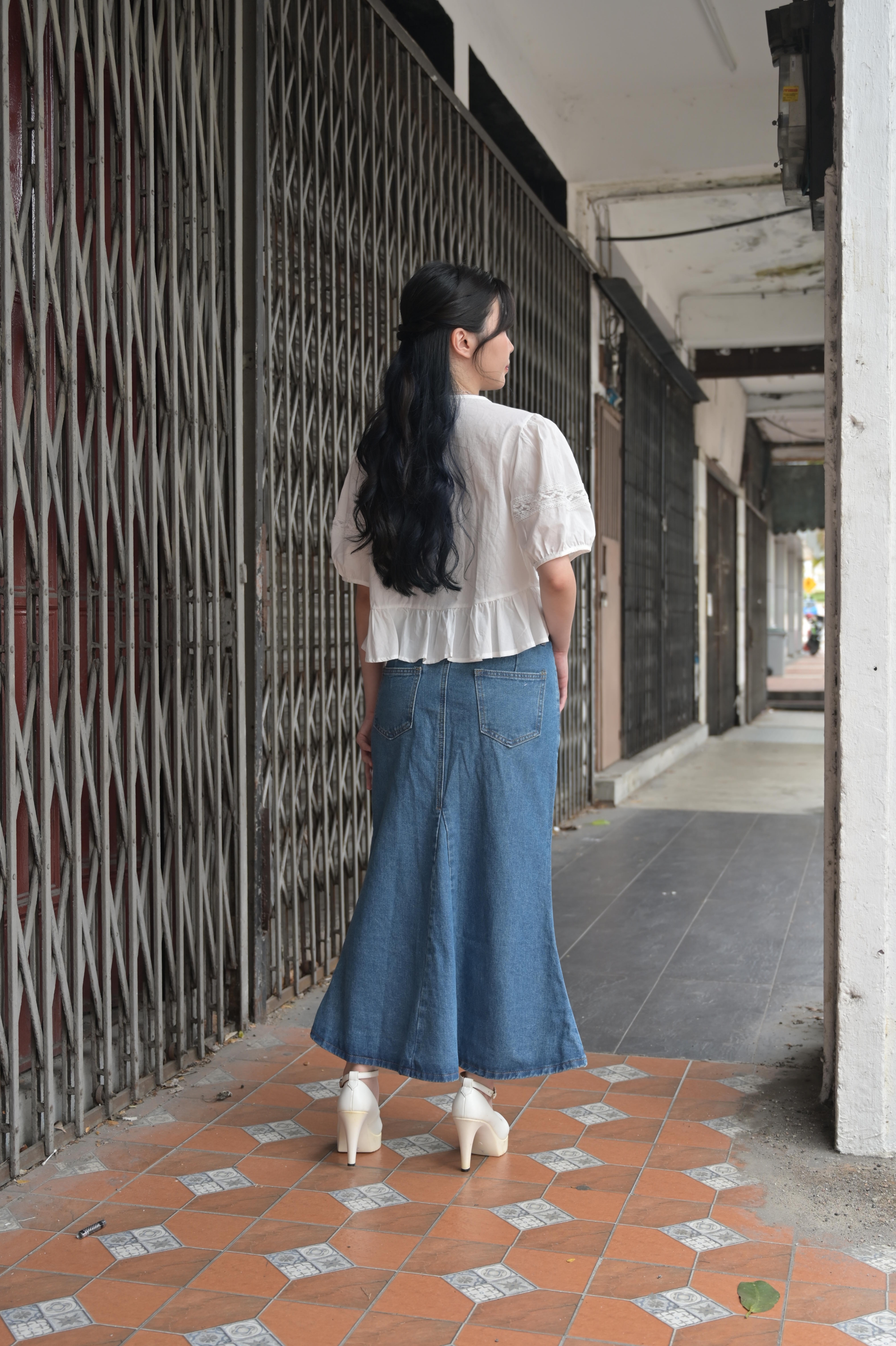 French-Inspired Cotton Blouse with Lace and Tie Detail ‖ 法式蕾丝拼接系带棉质上衣 KR01871151