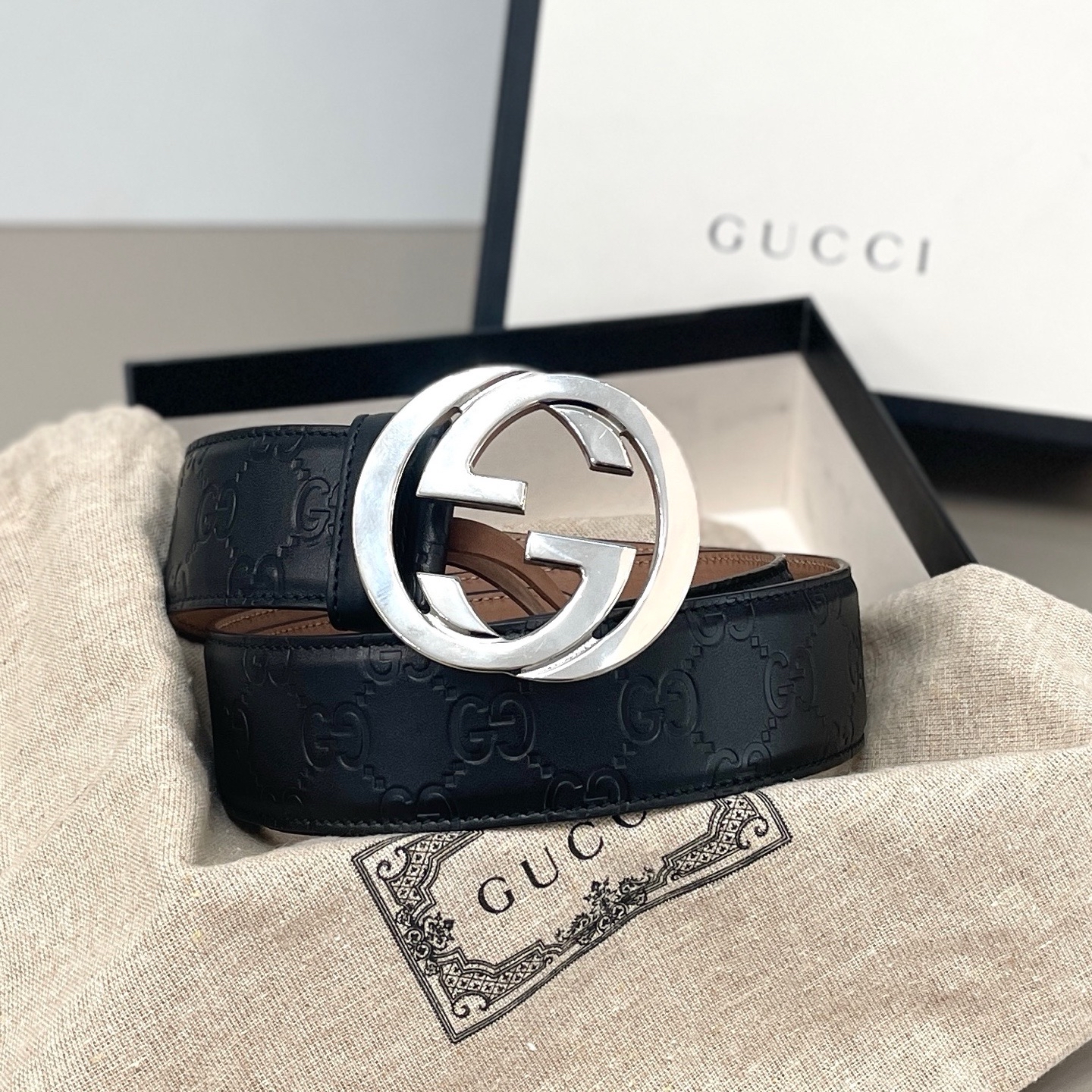 【預訂貨品】Gucci黑色銀扣全皮老花壓紋皮帶 