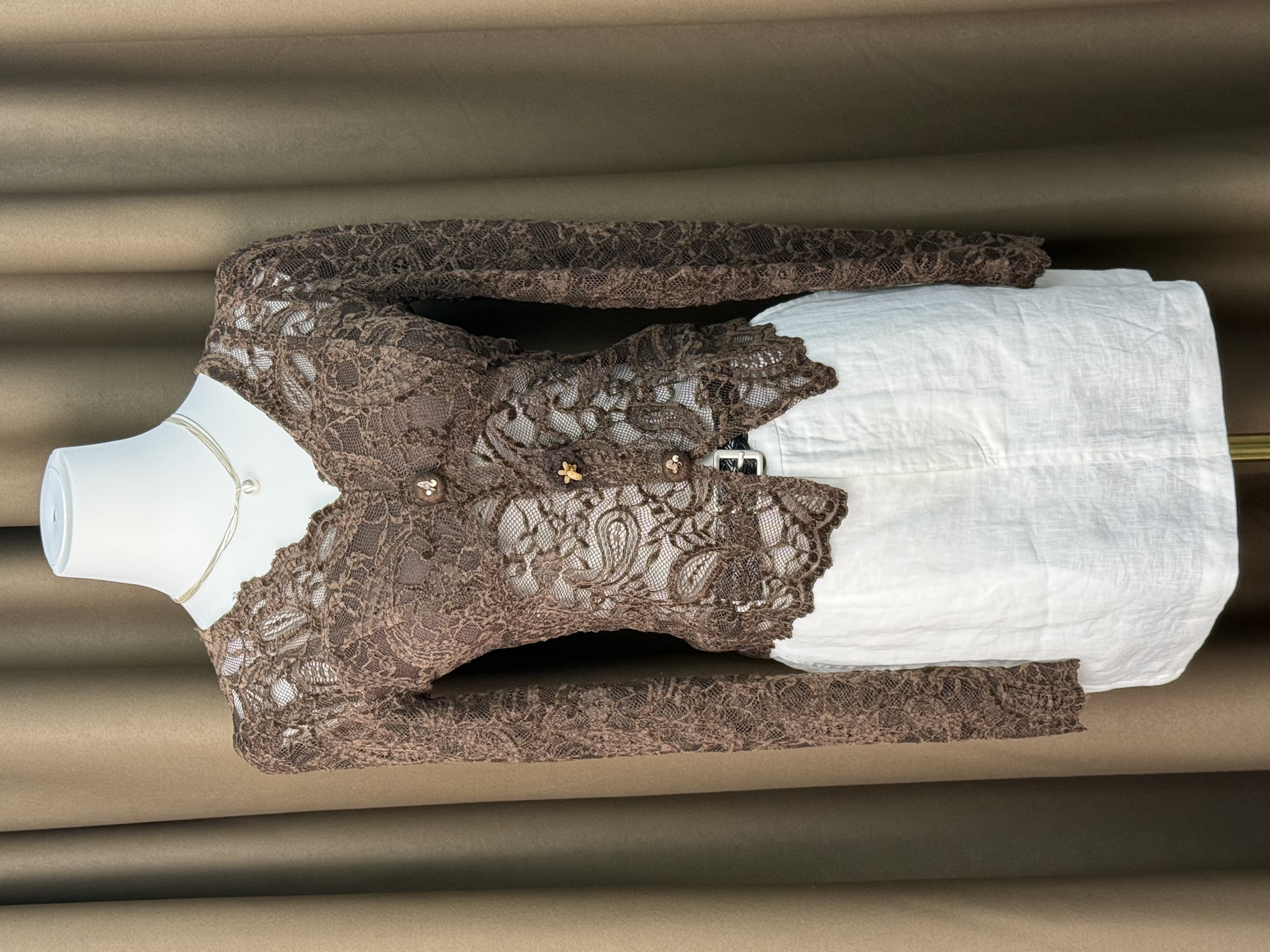 蕾丝修身打底衫