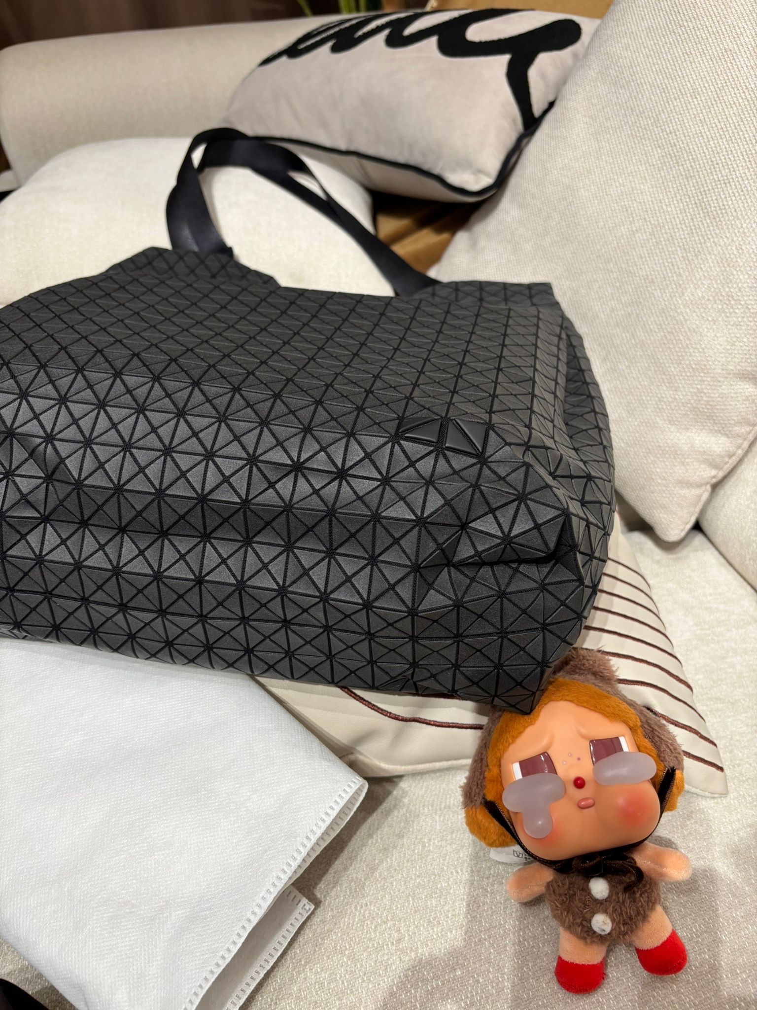  Issey miyake cart tote bag Black 100%Authentic ,99%new✅dust bag 專門店售價$6980✨