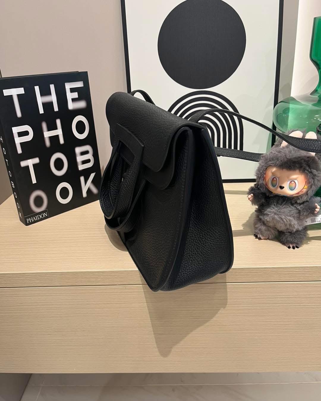 Hermes Halzan 31,STAMP A 黑銀 100%Authentic,98%new ✅專門店收據 ✅Dust bag 