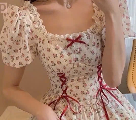 花卉泡泡袖束身上衣