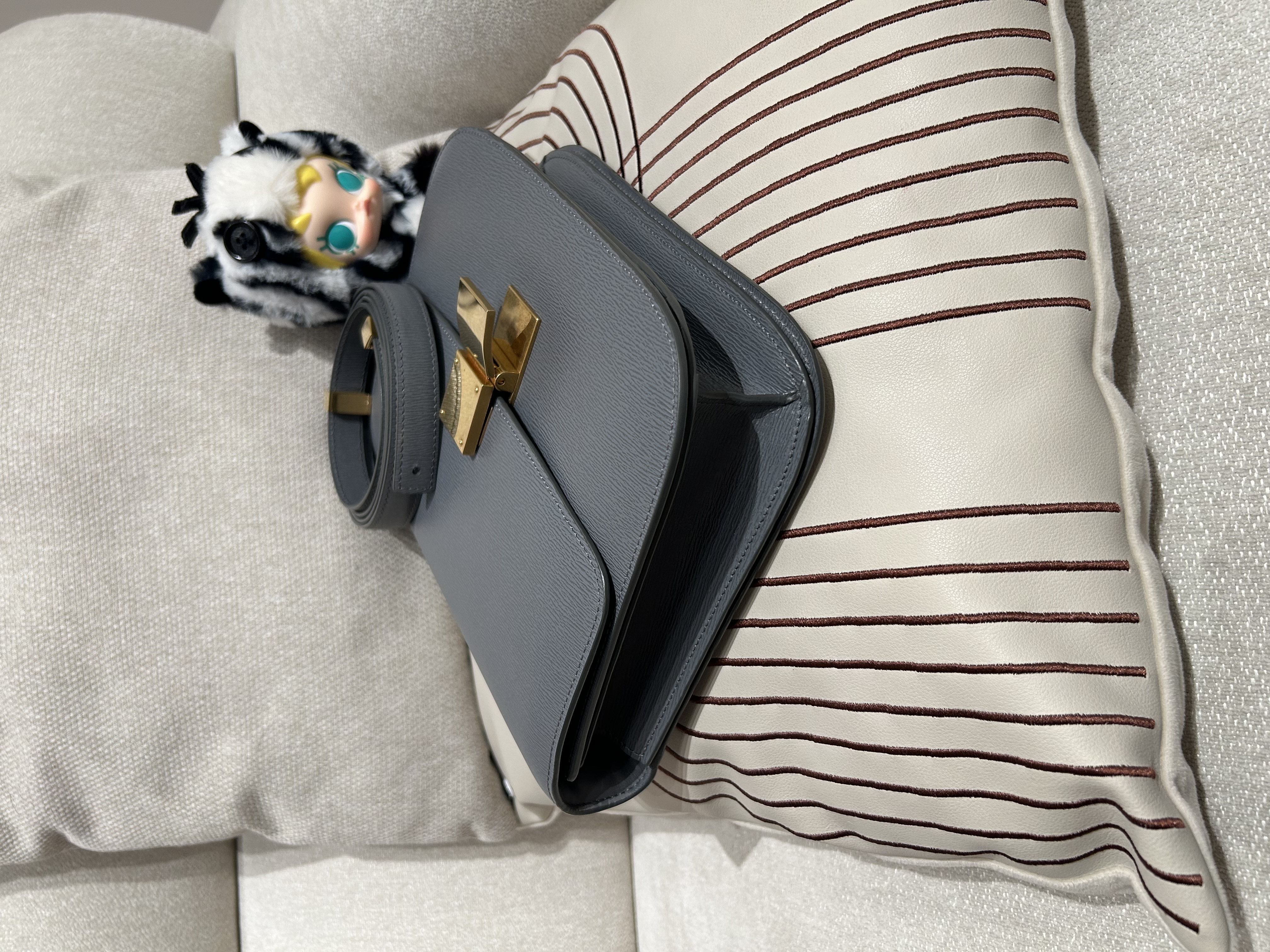 Celine classic box medium grey 100%Authentic, 98%New ✅Dust bag