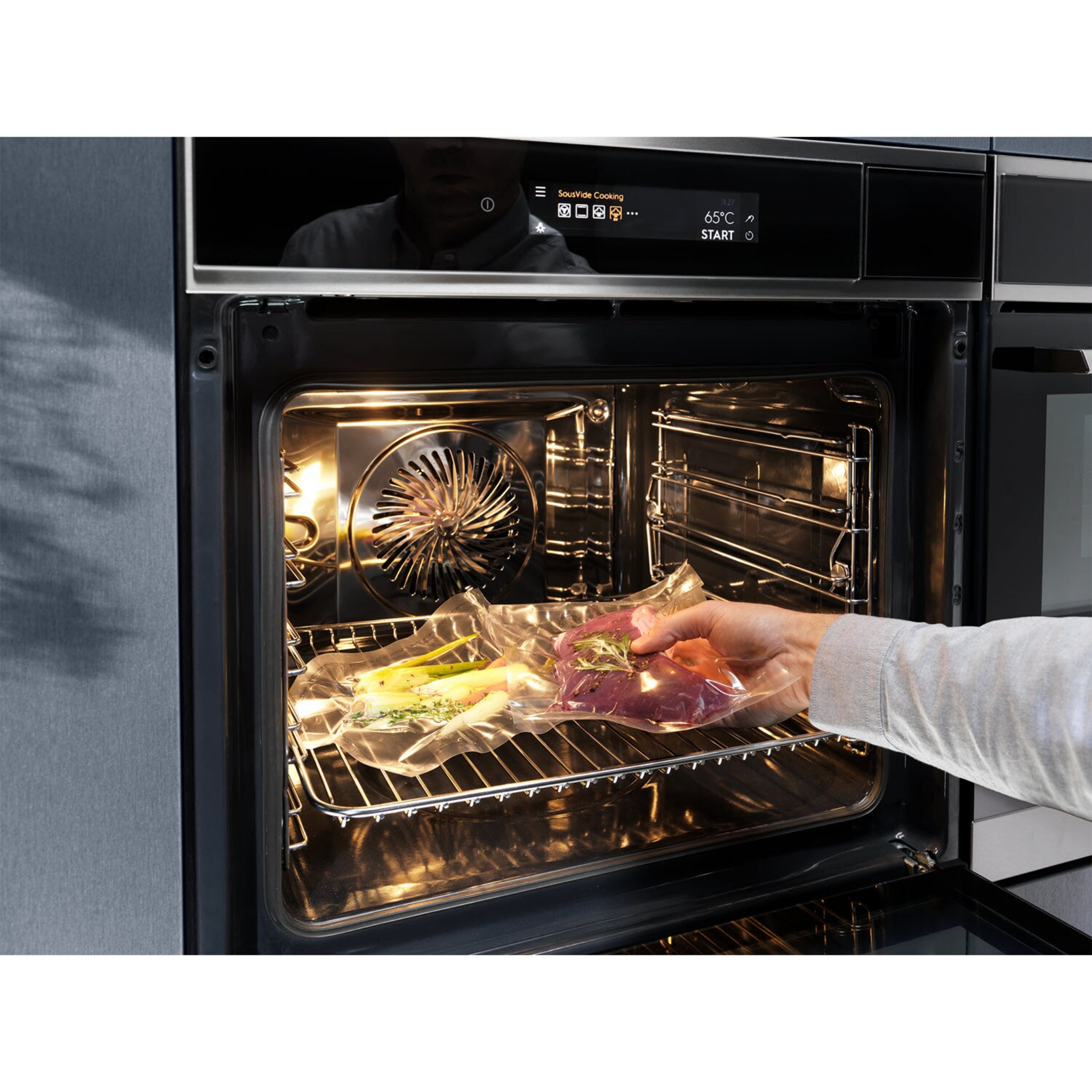 Electrolux 60cm UltimateTaste 900 SteamPro Built-in Oven (KOAAS31X)