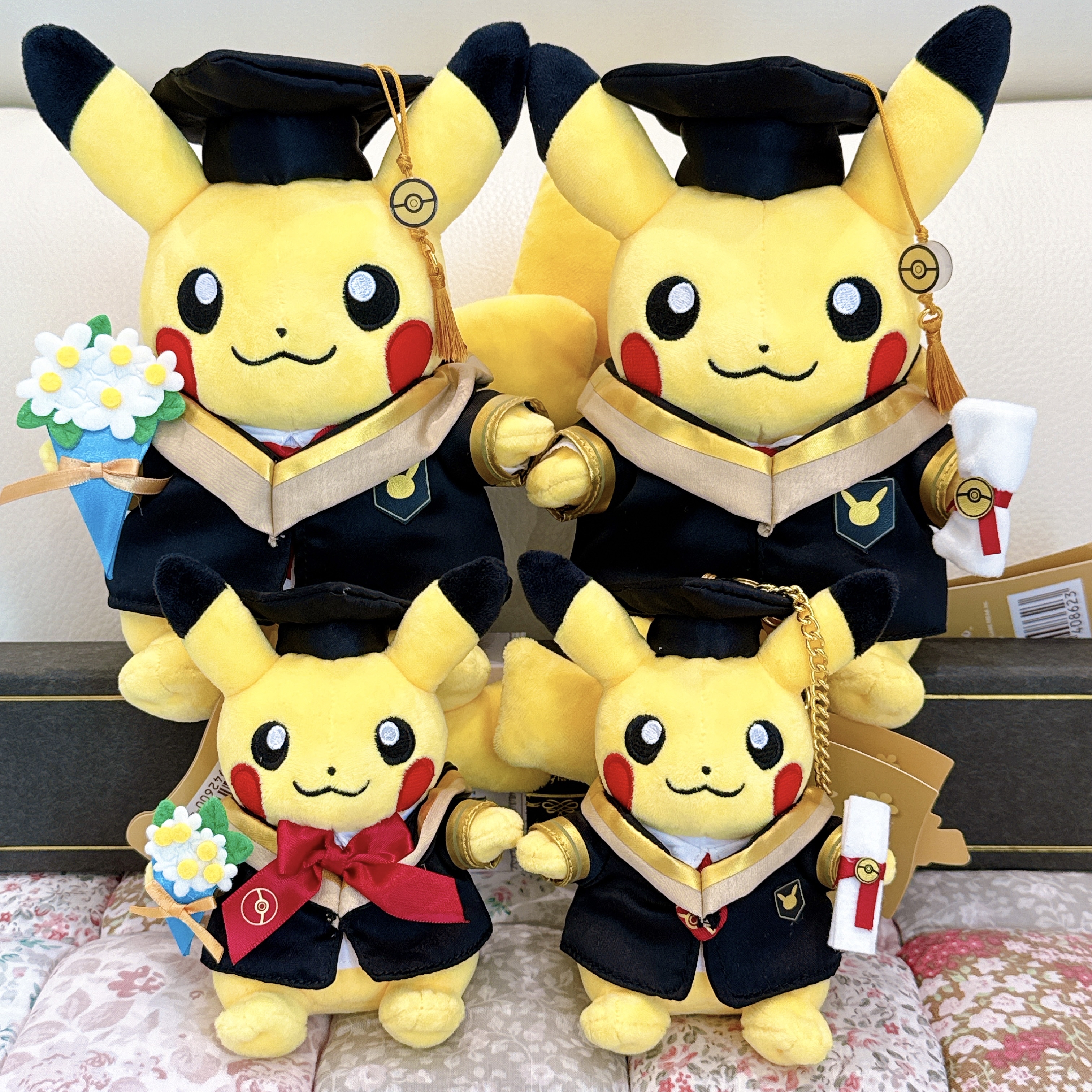 上海Pokemon Center限定比卡超畢業公仔/掛飾