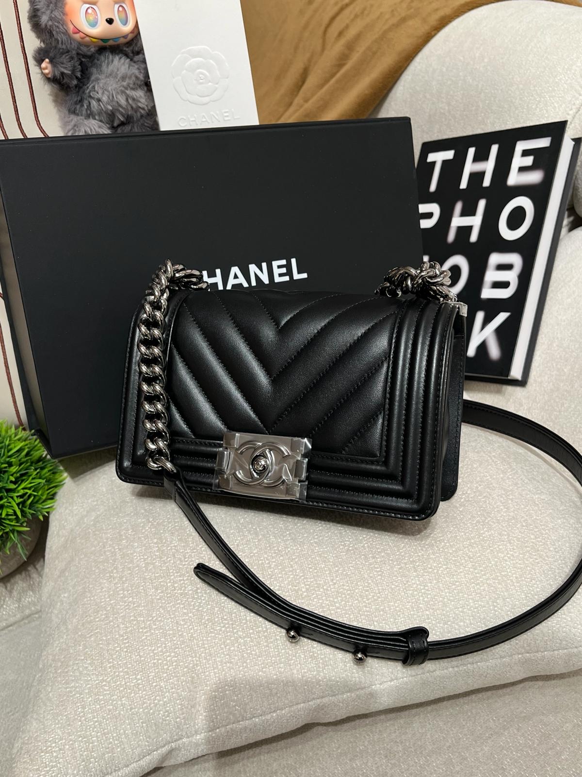Chanel Boy small 20cm A67085 黑色牛皮亮面銀扣  100%Authentic,100%new全新貨品 ✅專門店收據✅晶片✅塵袋✅box