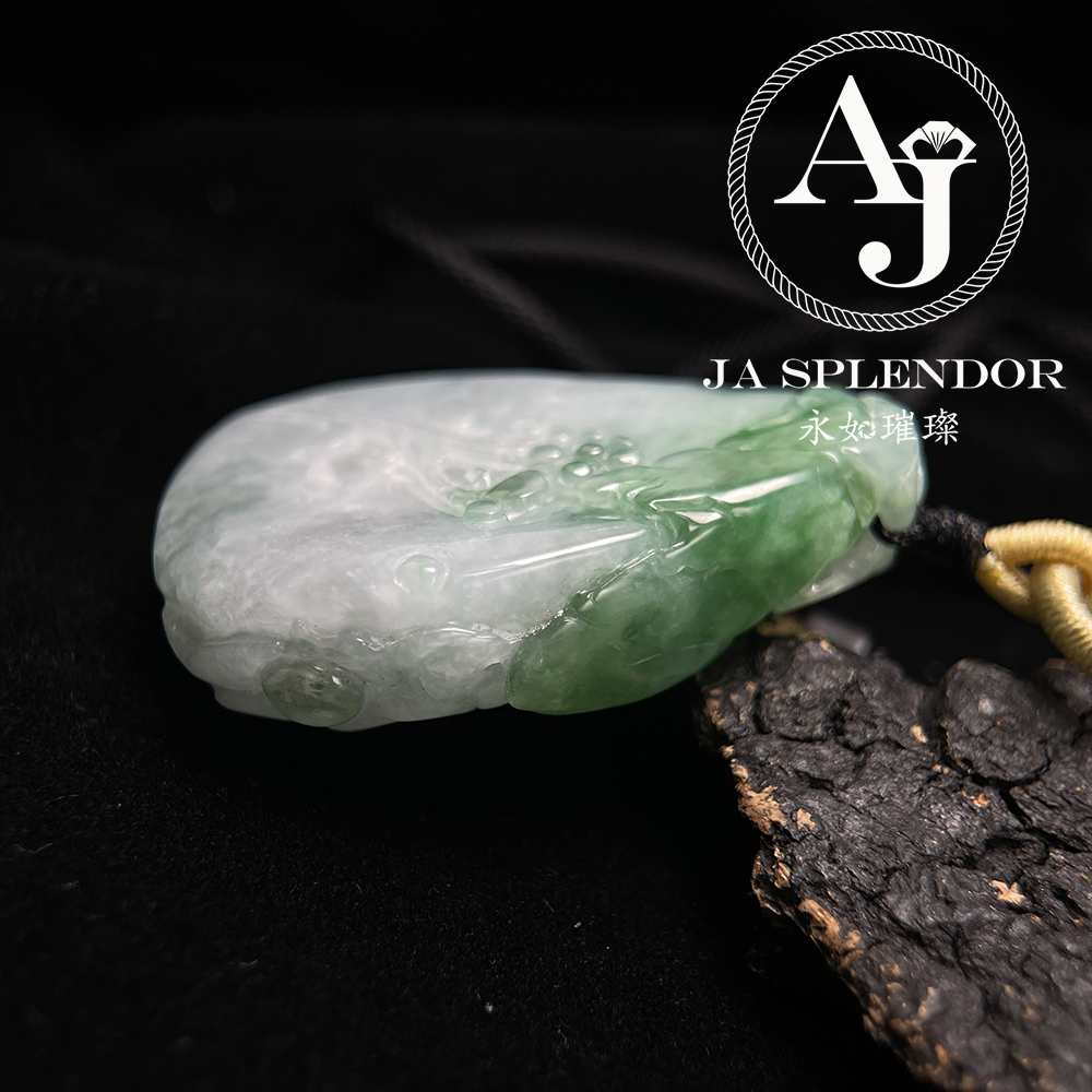 JN-3366 天然翡翠A玉 大師級鏤空精雕俏色春彩雙魚福壽映荷吊墜