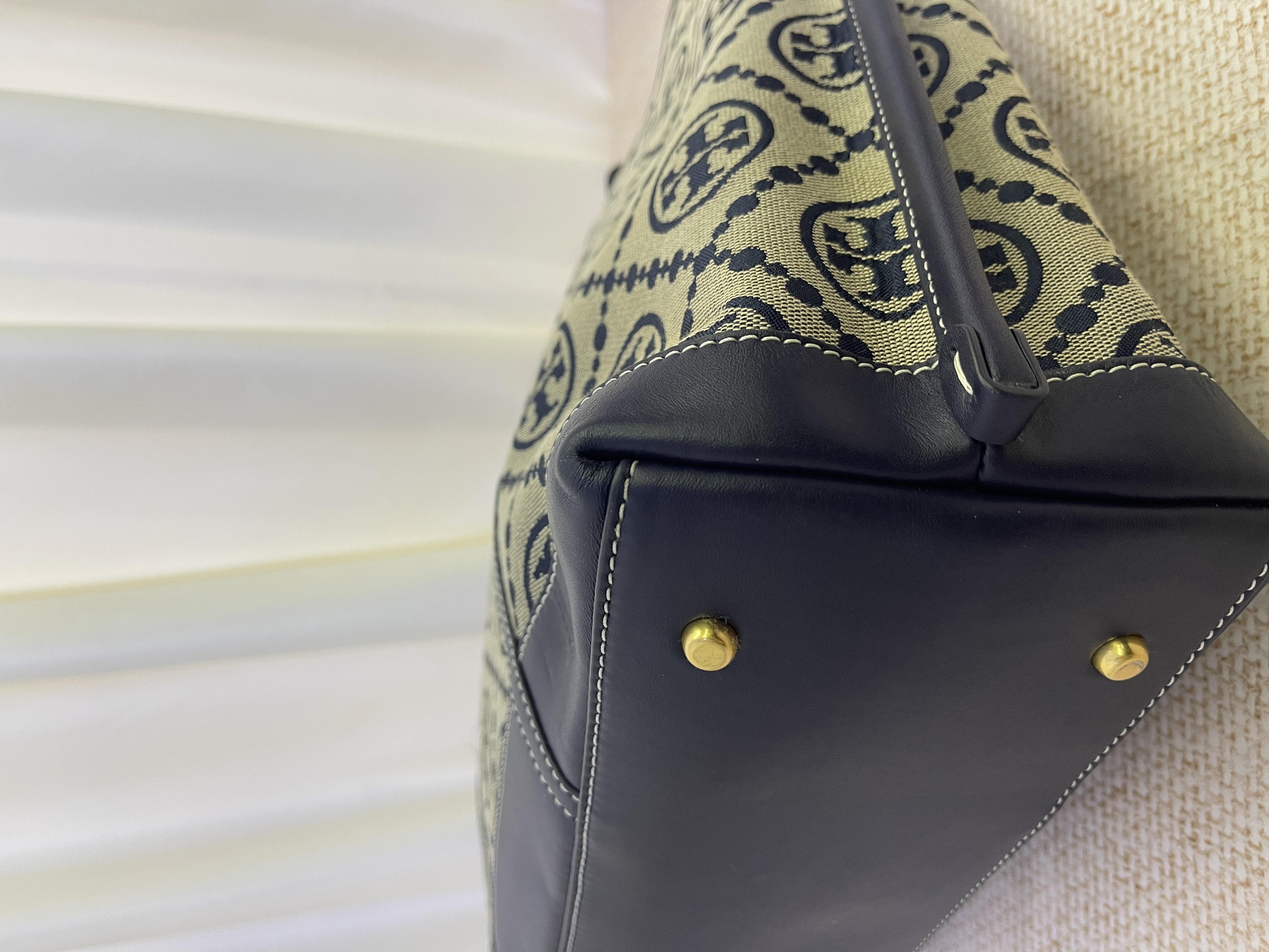 Pre-Owned Tory Burch T Monogram / Product Code:  26030901