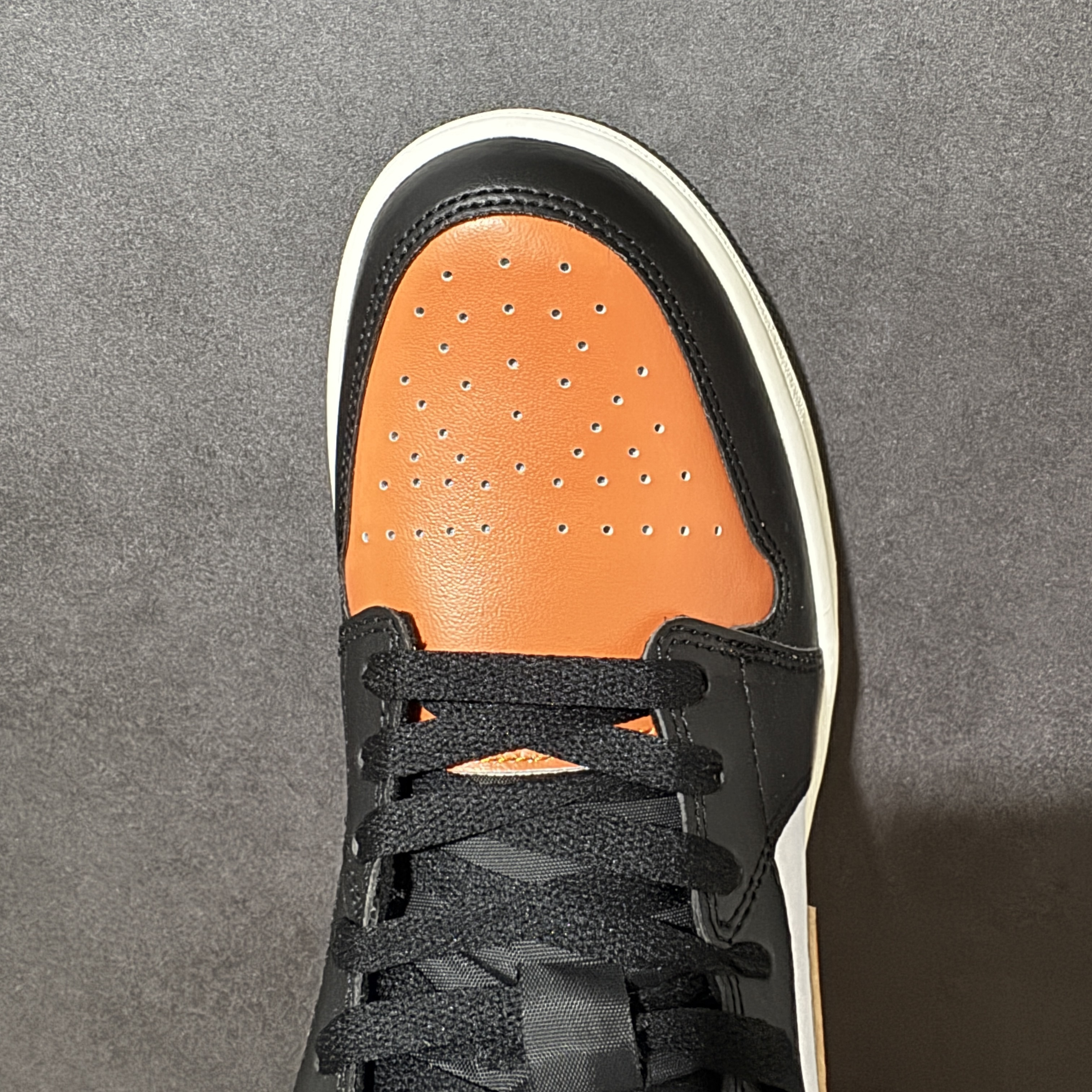 Nike Air Jordan 1 Low AJ1 553558-081 