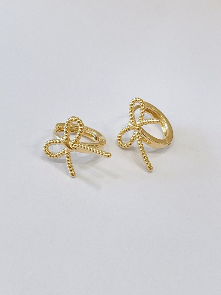 简约镂空蝴蝶结耳环