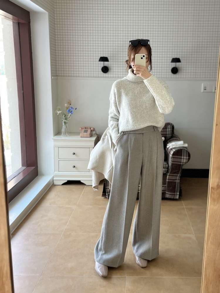 The Souffle Soft Sweater (Oat)