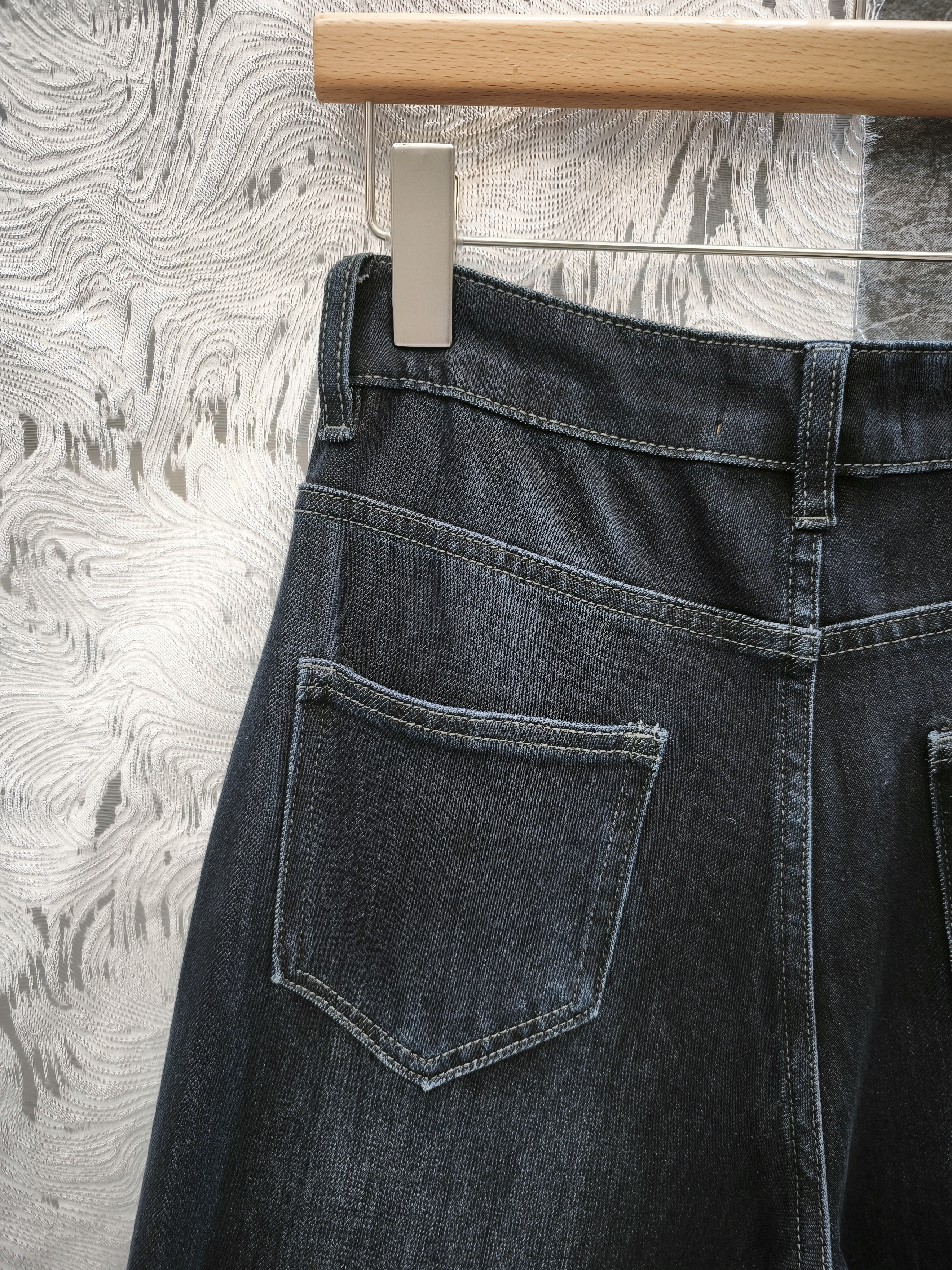 闊腳喇叭牛仔褲