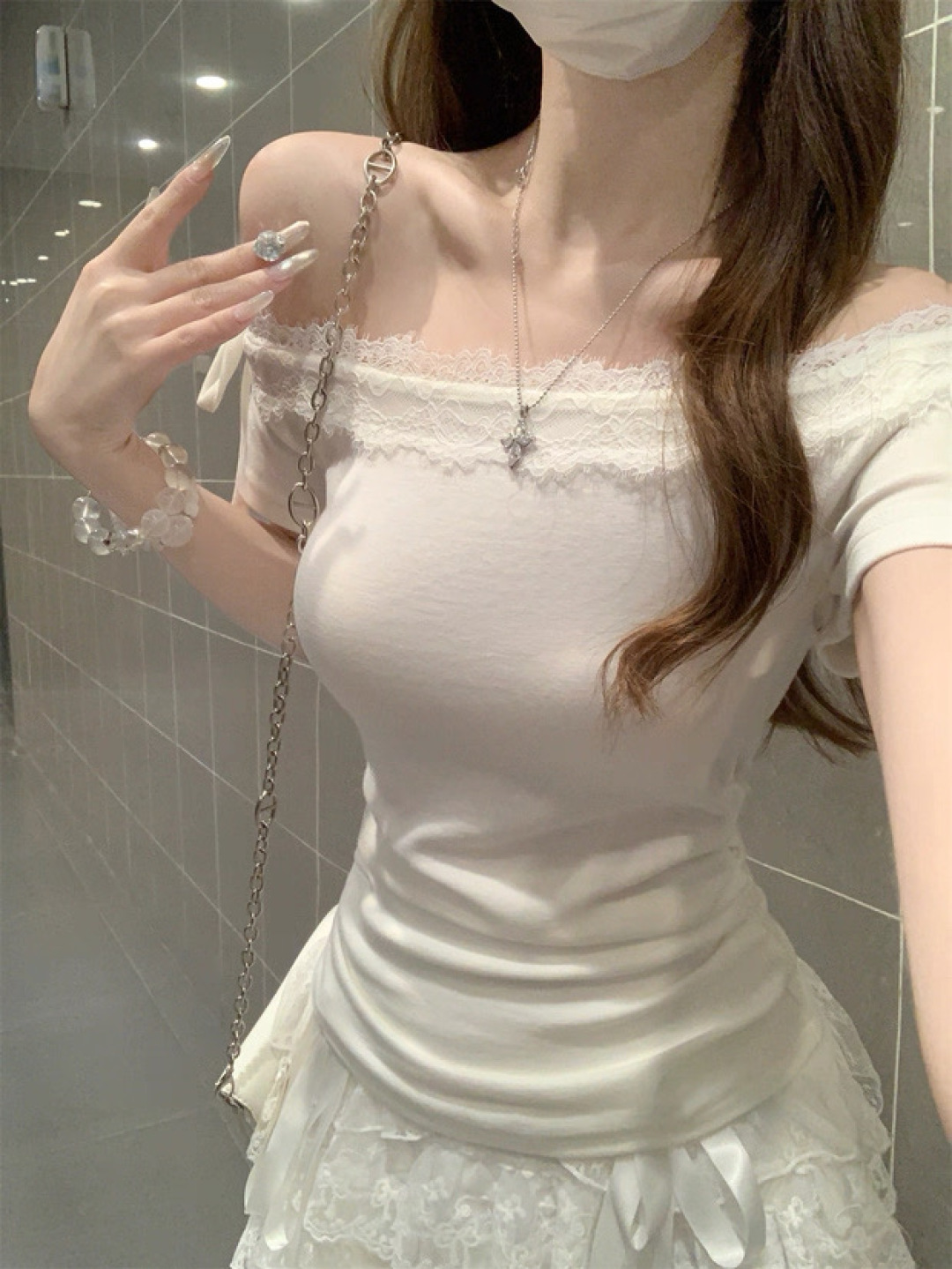 1794 Black tie-strap top | 黑色绑带露肩上衣