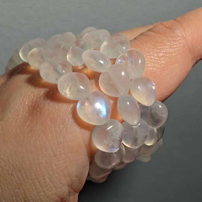 High-grade 9mm blue flash moonstone heart bracelets - JW100