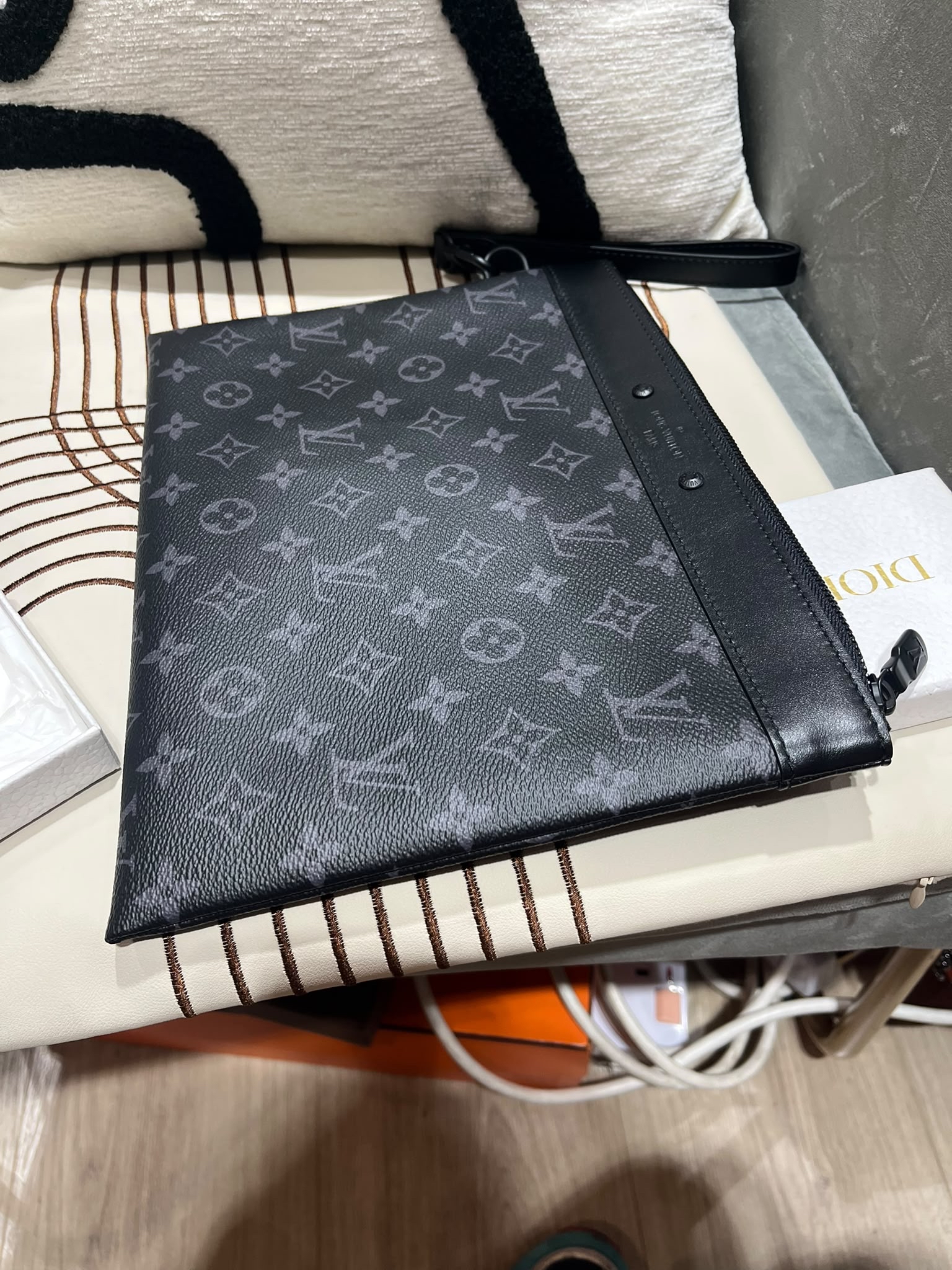 未使用品 Lv M81569 ECLIPSE POCHETTE TO-GO RFID POUCH/ LOUIS VUITTON CLUTCH 100%Authentic, Unused 未使用品 ✅dust bag ✅box