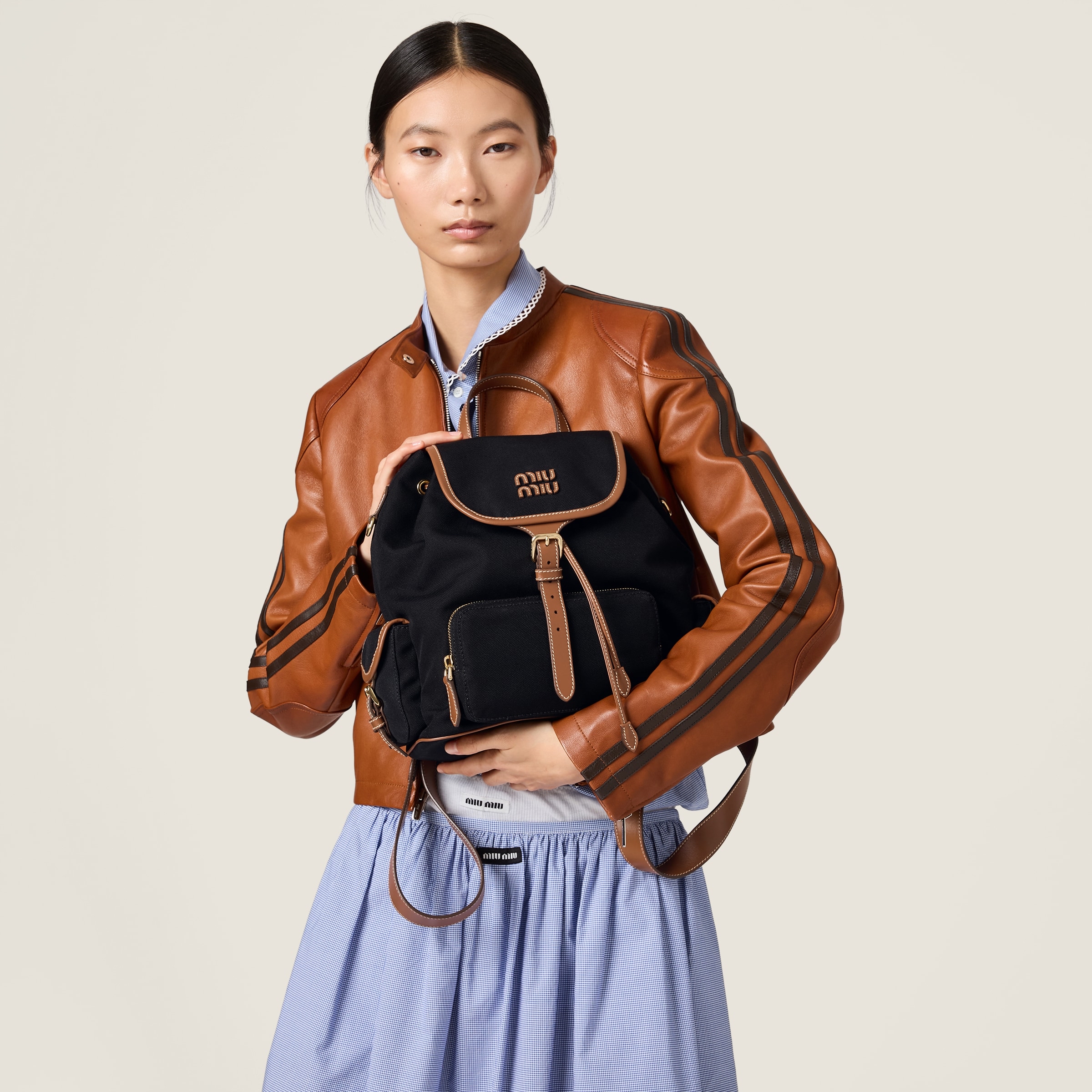 精選貨品優惠💖訂貨📮MIUMIU Large backpack   Size 29.5x25x12.5cm Color: Black /Brandy