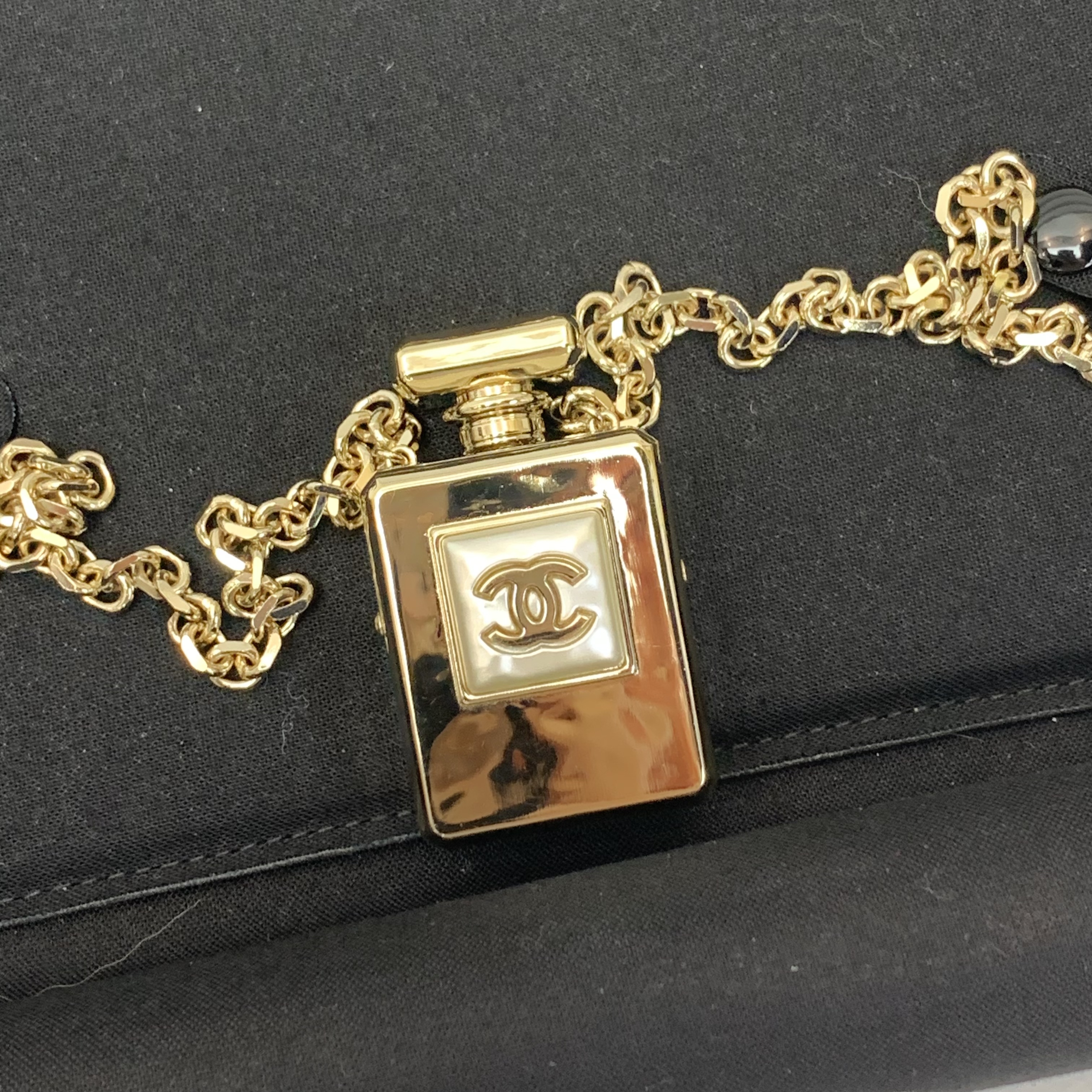 Chanel 金色香水頸鏈
