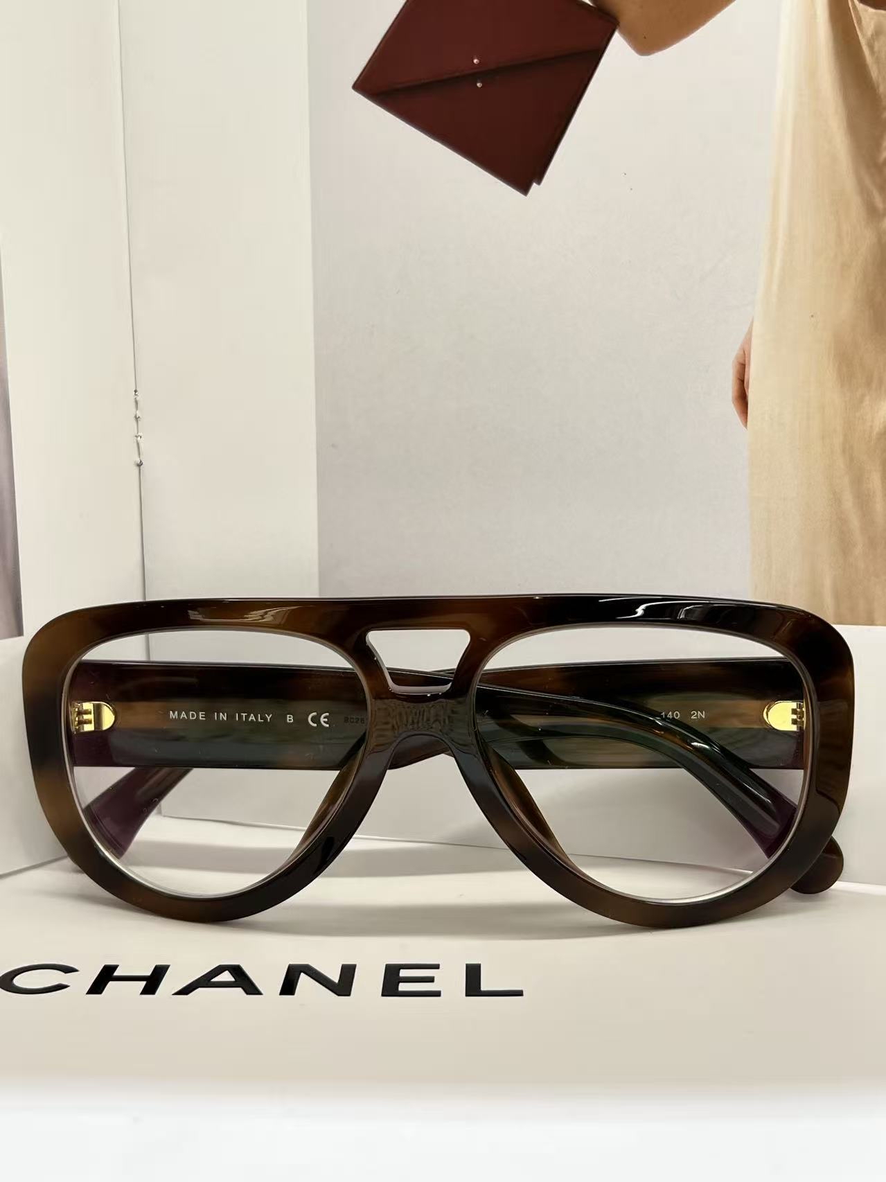 Chanel 豹紋雷朋眼鏡