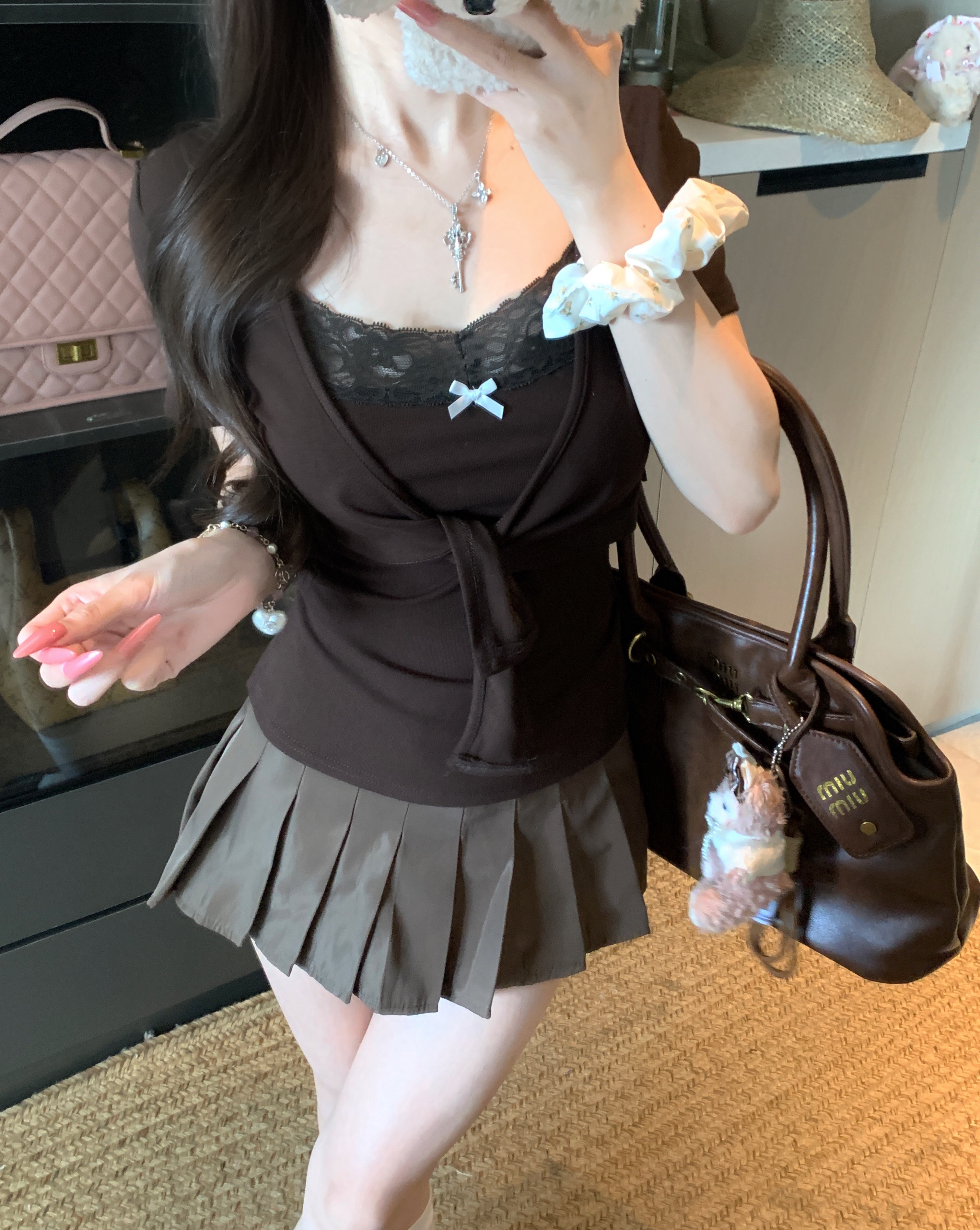 B120(9010) 韩系纯欲风蕾丝边蝴蝶结吊带与绑带开衫咖两件套上衣 