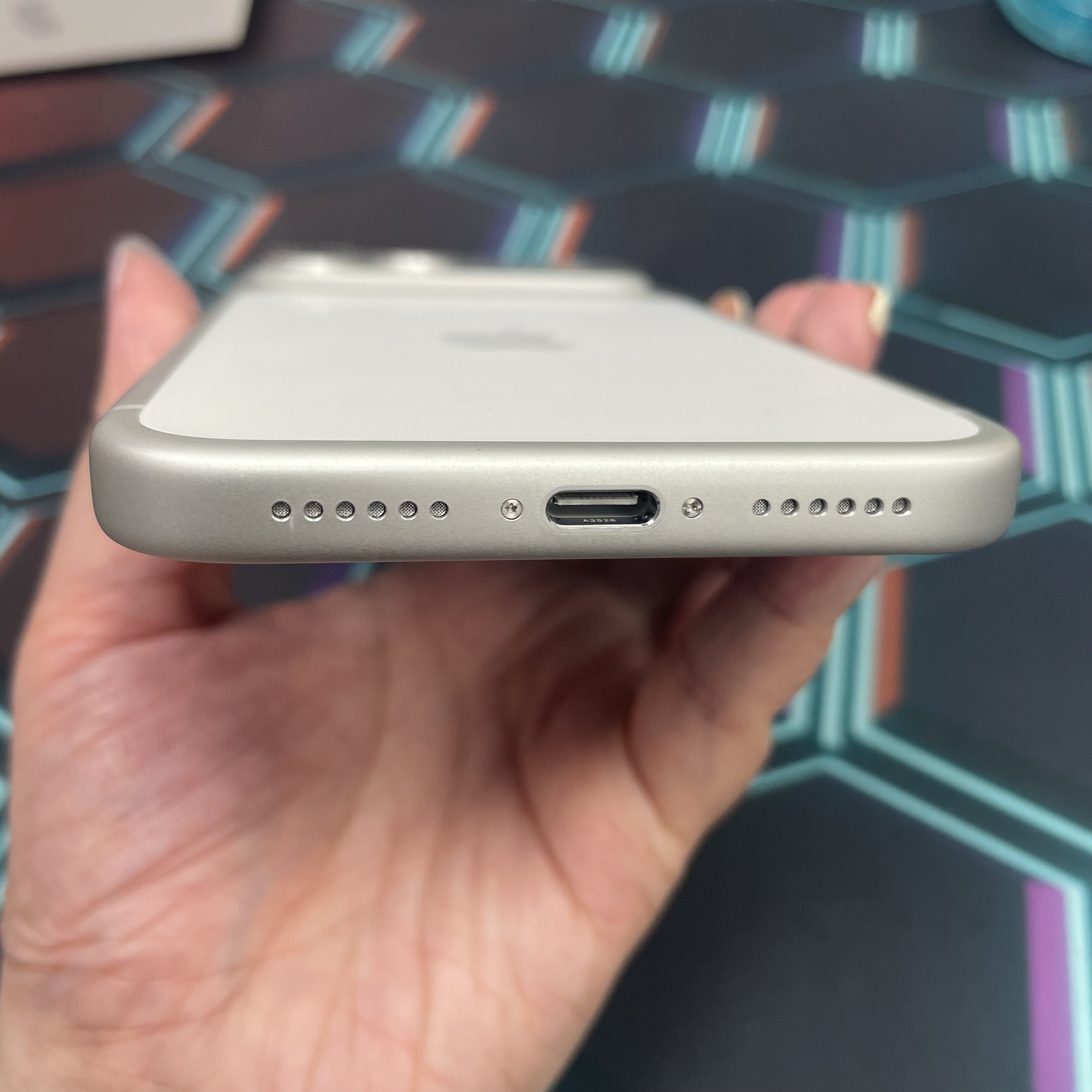 *6780 17 Pro max 未使用品 1TB 電100 銀色 sliver