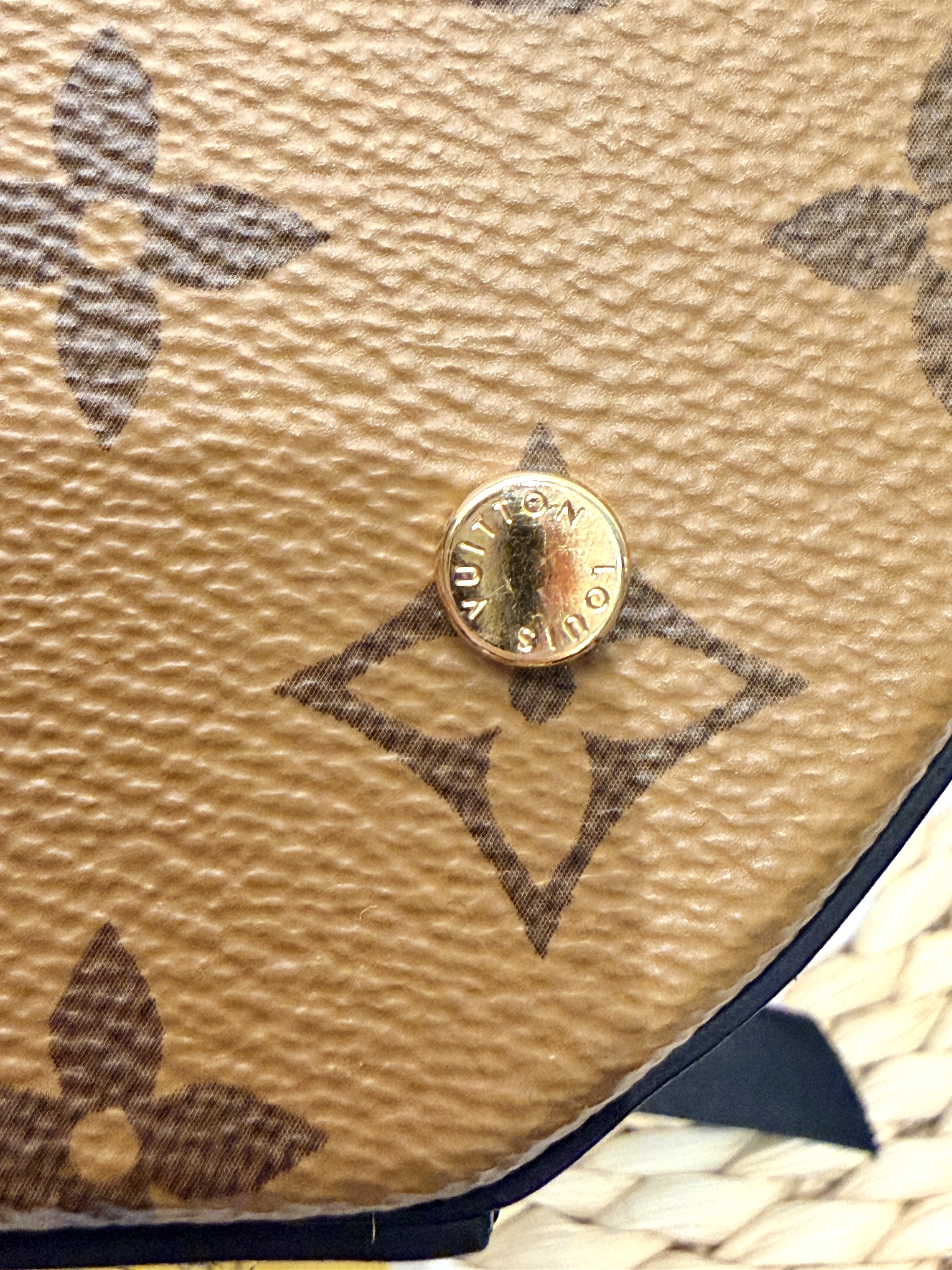 LV Monogram Reverse Canvas Cannes Bag(芯片款 近新閒置未使用）