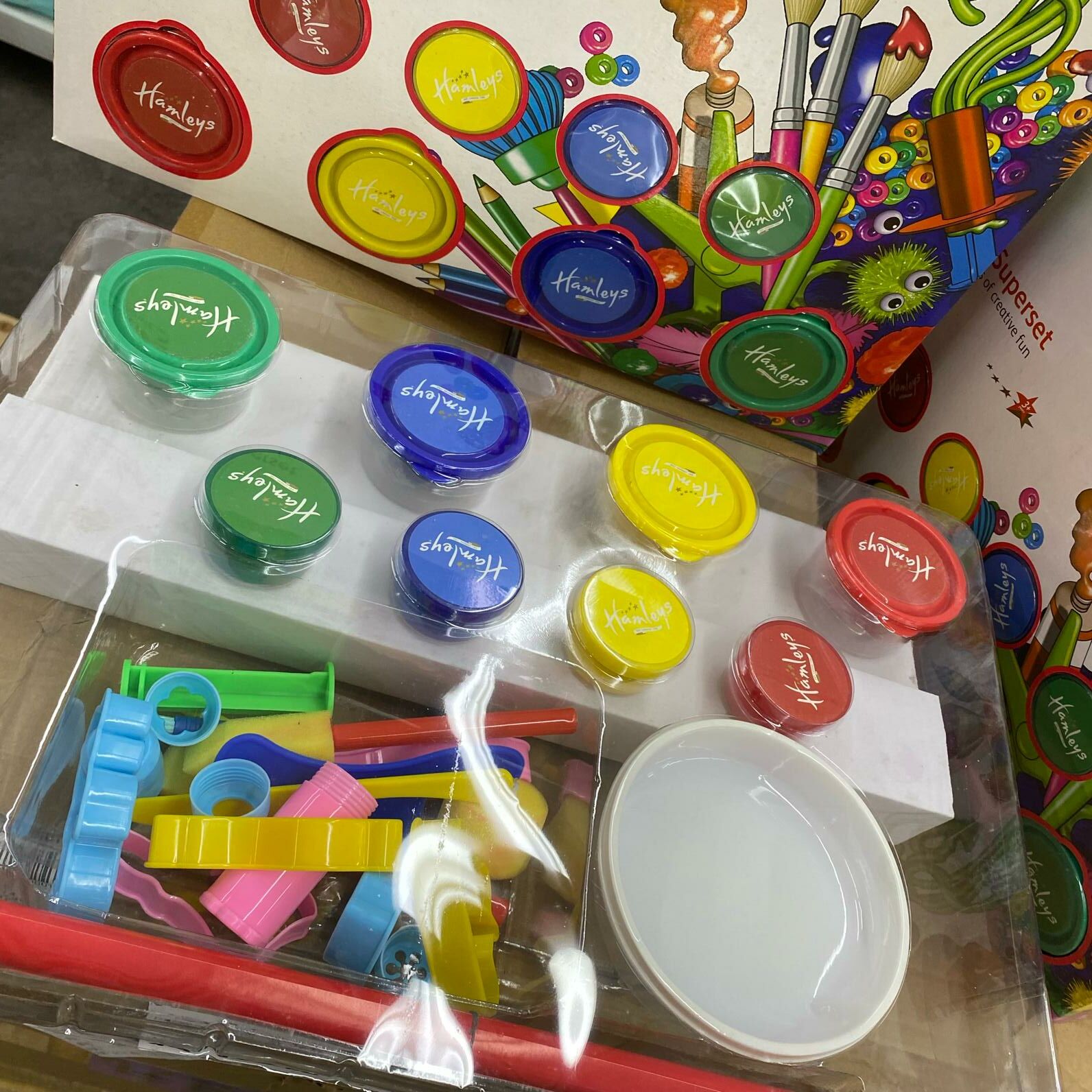 Hamleys ARTS & CRAFTS SUPERSET 手工藝品套裝玩具 - 現貨