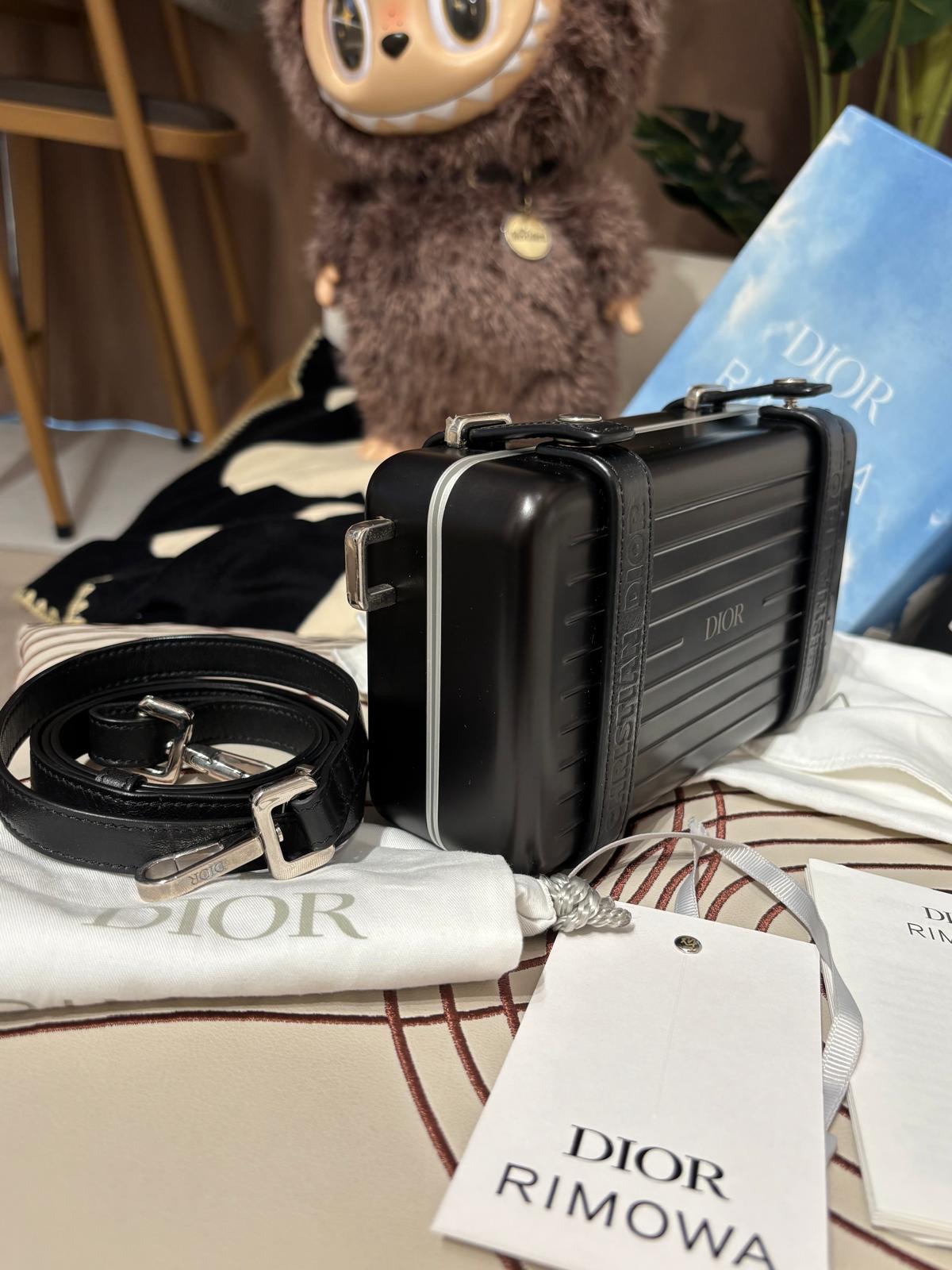 Dior x rimowa personal clutch on strap 100%Authentic ,98%new ✅tap card ✅strap✅dust bag ✅box
