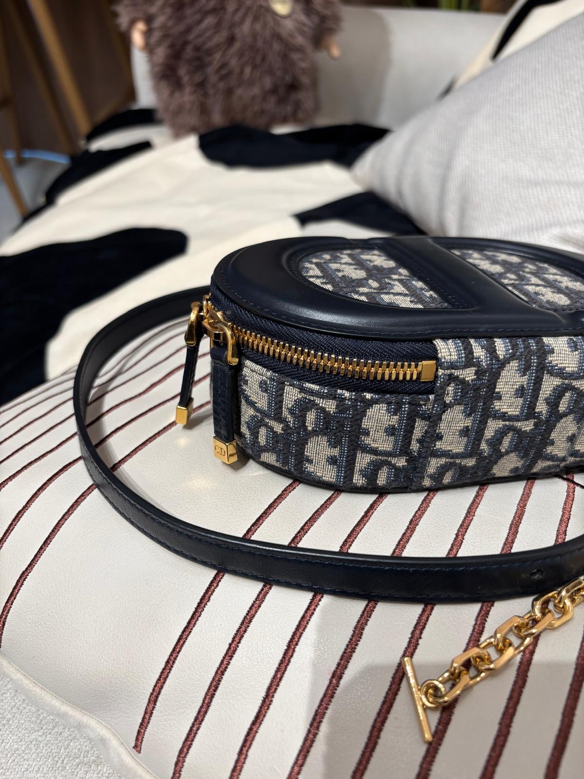 DIOR CD Signature Oval Camera Bag Bag CHRISTIAN DIOR  100%Authentic, 98%New ✅Certificate ✅dust bag 