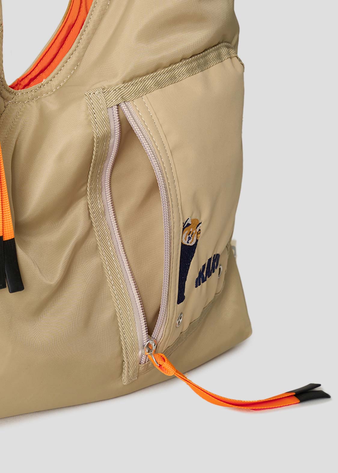 📦訂購 日本限定 CONTROL FREAK x graniph IKAKU Red Panda 小熊貓 側背包