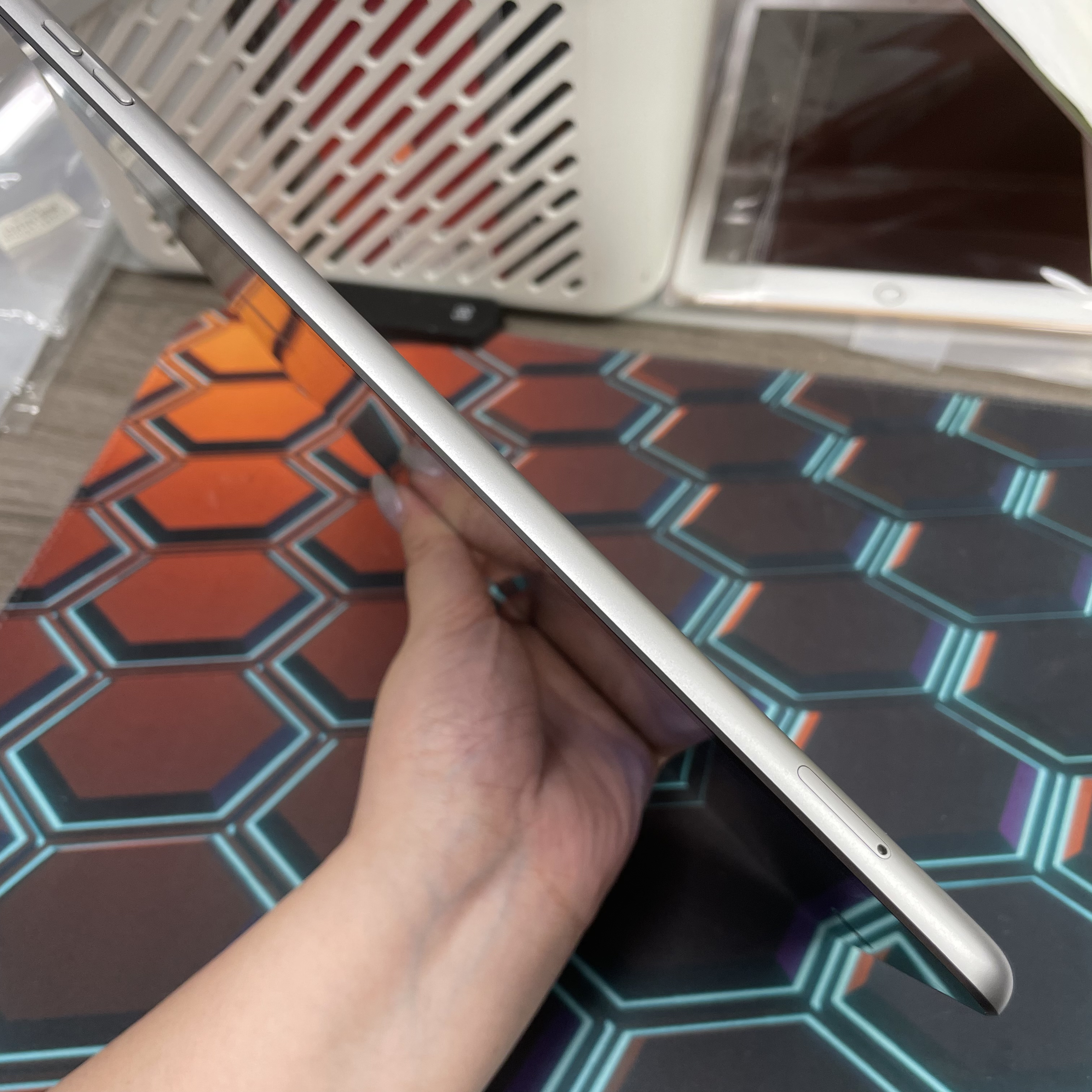 *6952 iPad 6 未使用品 128GB 插卡版 灰色 gray