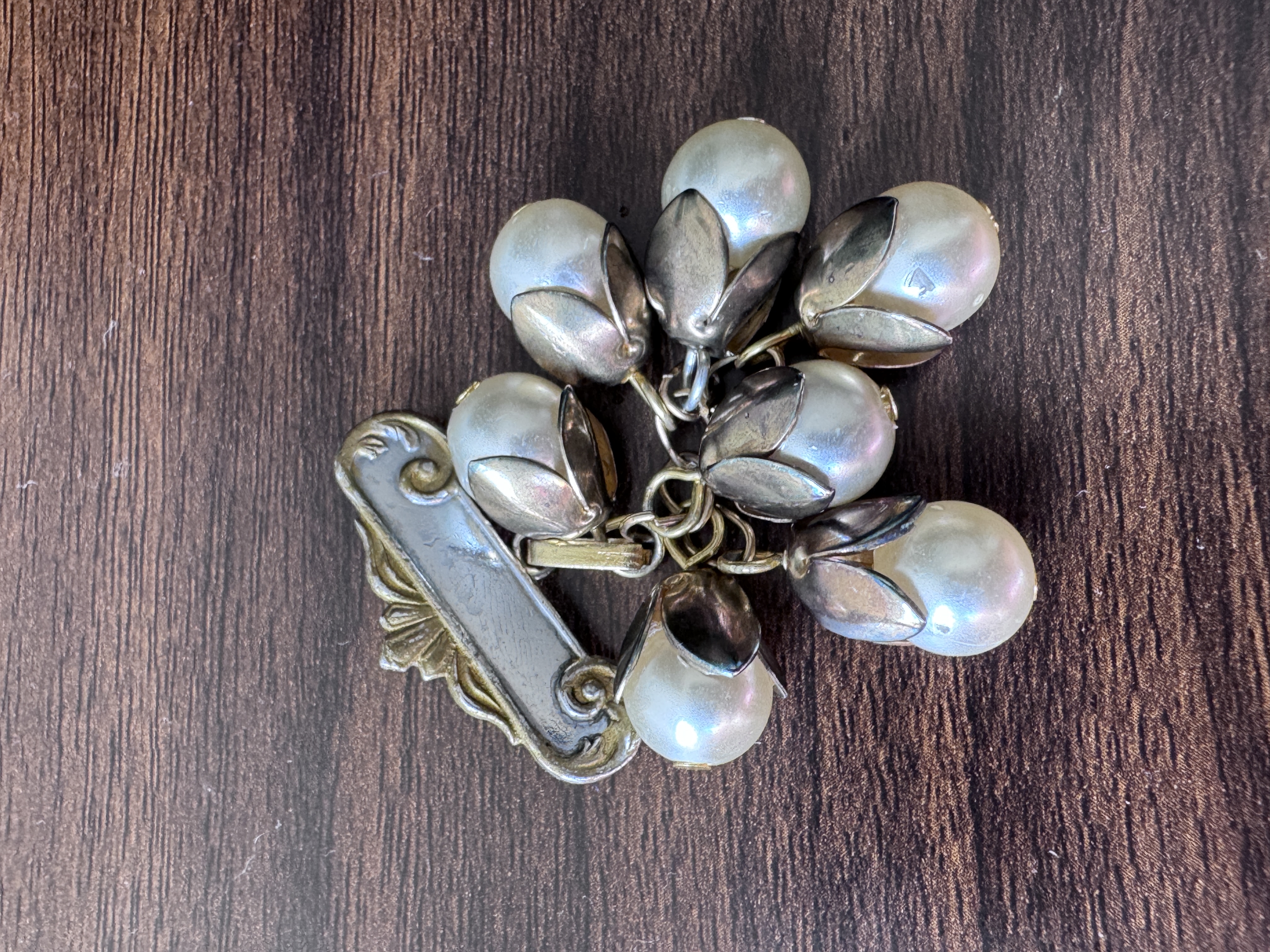 Vintage C.a. 1960s Euorpean Faux Pearl Grapes Brooch (NZ121)
