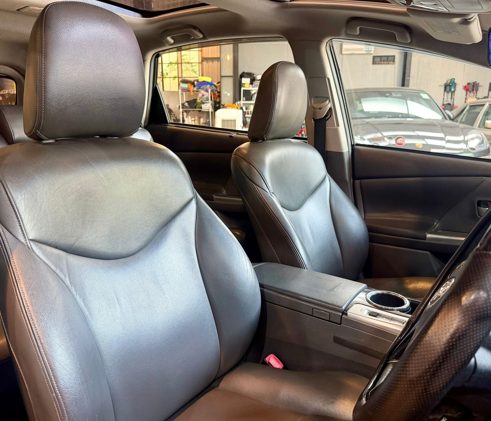 Toyota Prius V Hybrid 2012