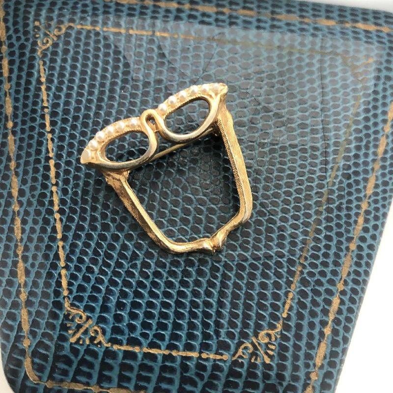 Vintage Faux Pearl Encrusted Mini Cat-eye Glasses Brooch(MT204)