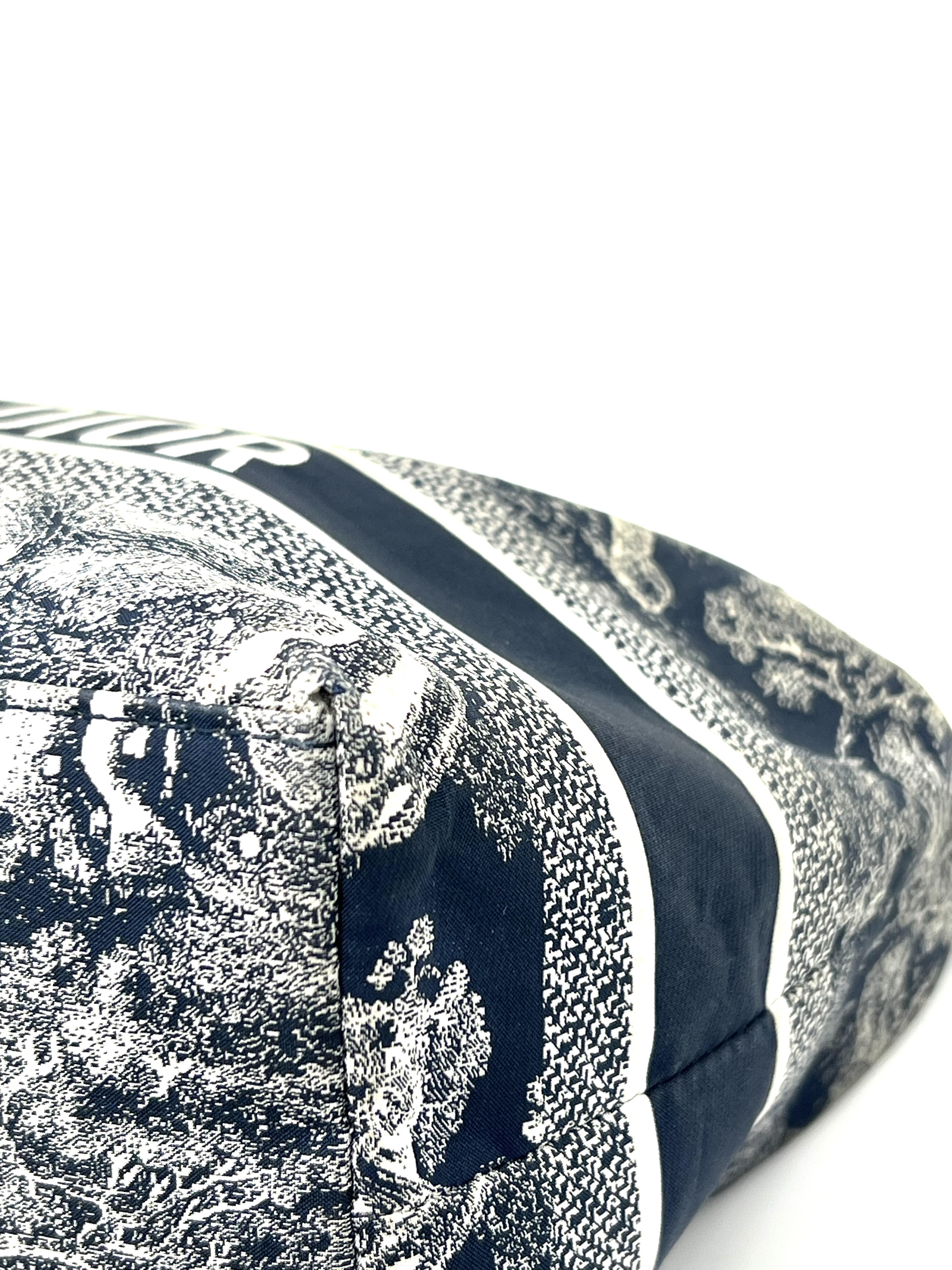 Pre-Owned DIOR Travel Nomad Pouch / Product Code: 26041401