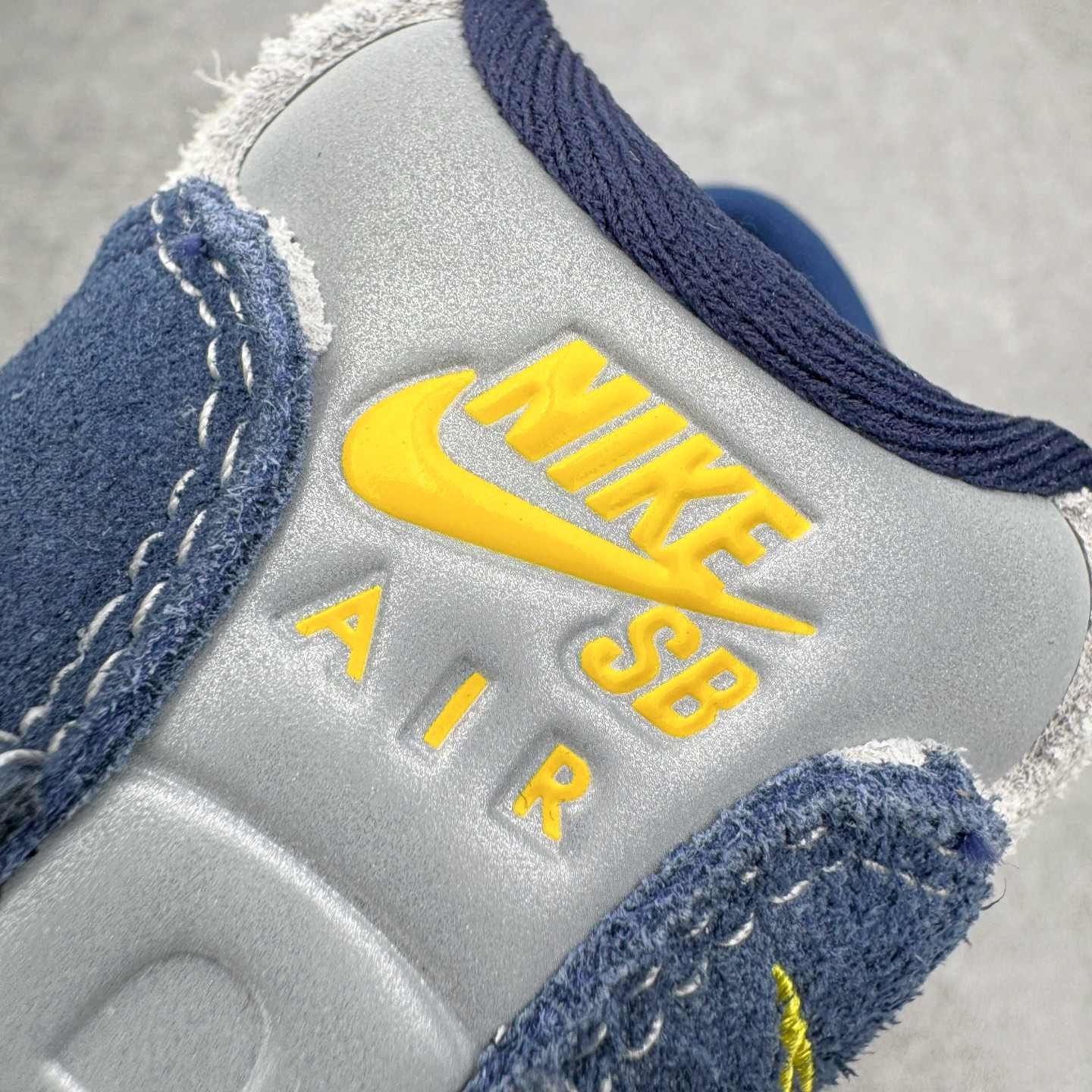 Nike Air Max 95 SB Eric Koston HQ8492-400